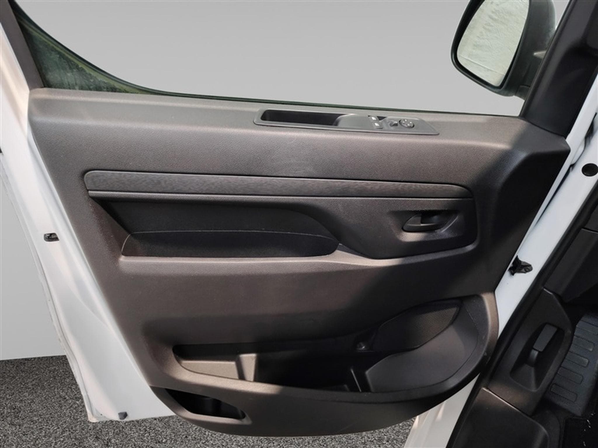 Peugeot Expert 2.0 BlueHDi EAT8 L2 NAVI CLIM / TEL / PDC AV-AR (2023) - Photo 16