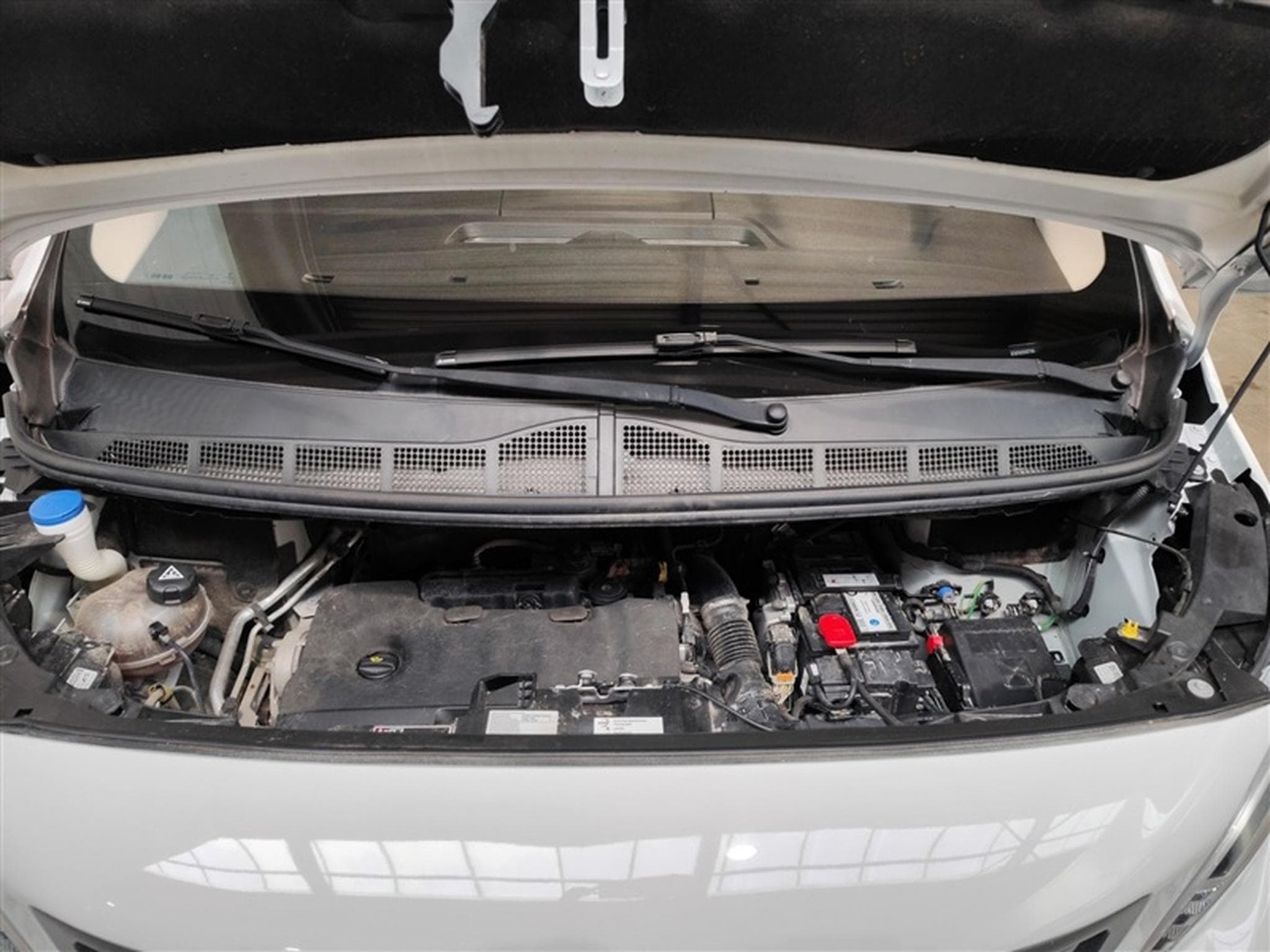Peugeot Expert 2.0 BlueHDi EAT8 L2 NAVI CLIM / TEL / PDC AV-AR (2023) - Photo 19