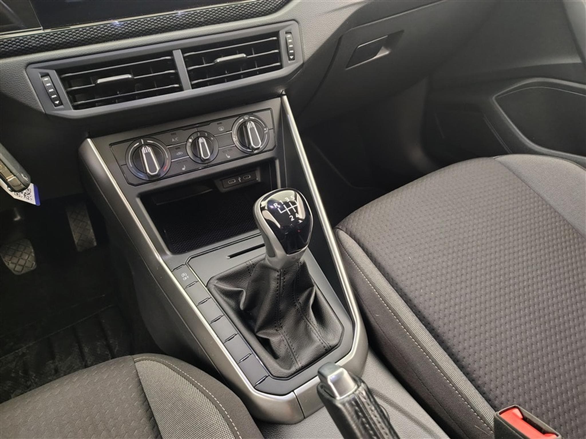 VW Taigo 1.0 TSI Life *CARPLAY/FULL LED/CAMERA/JA16* (2023) - Photo 12