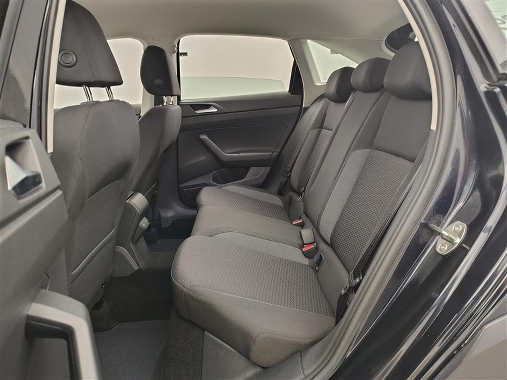 VW Taigo 1.0 TSI Life *CARPLAY/FULL LED/CAMERA/JA16* (2023) - Photo 13
