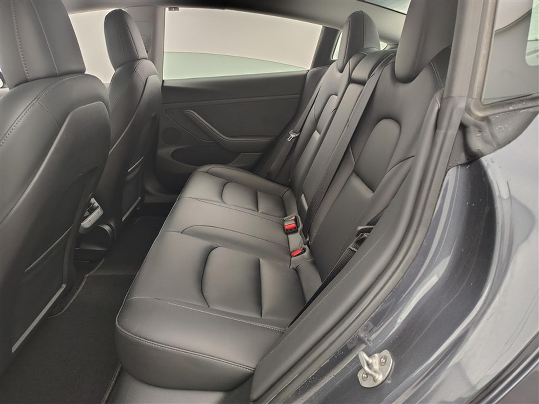 Tesla Model 3 60 kWh Standard Plus (2023) - Photo 13