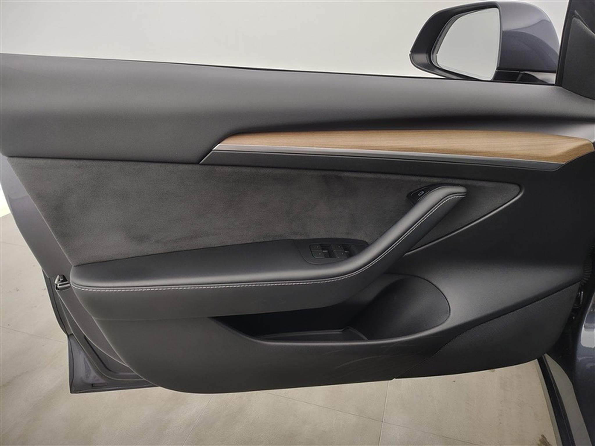 Tesla Model 3 60 kWh Standard Plus (2023) - Photo 16