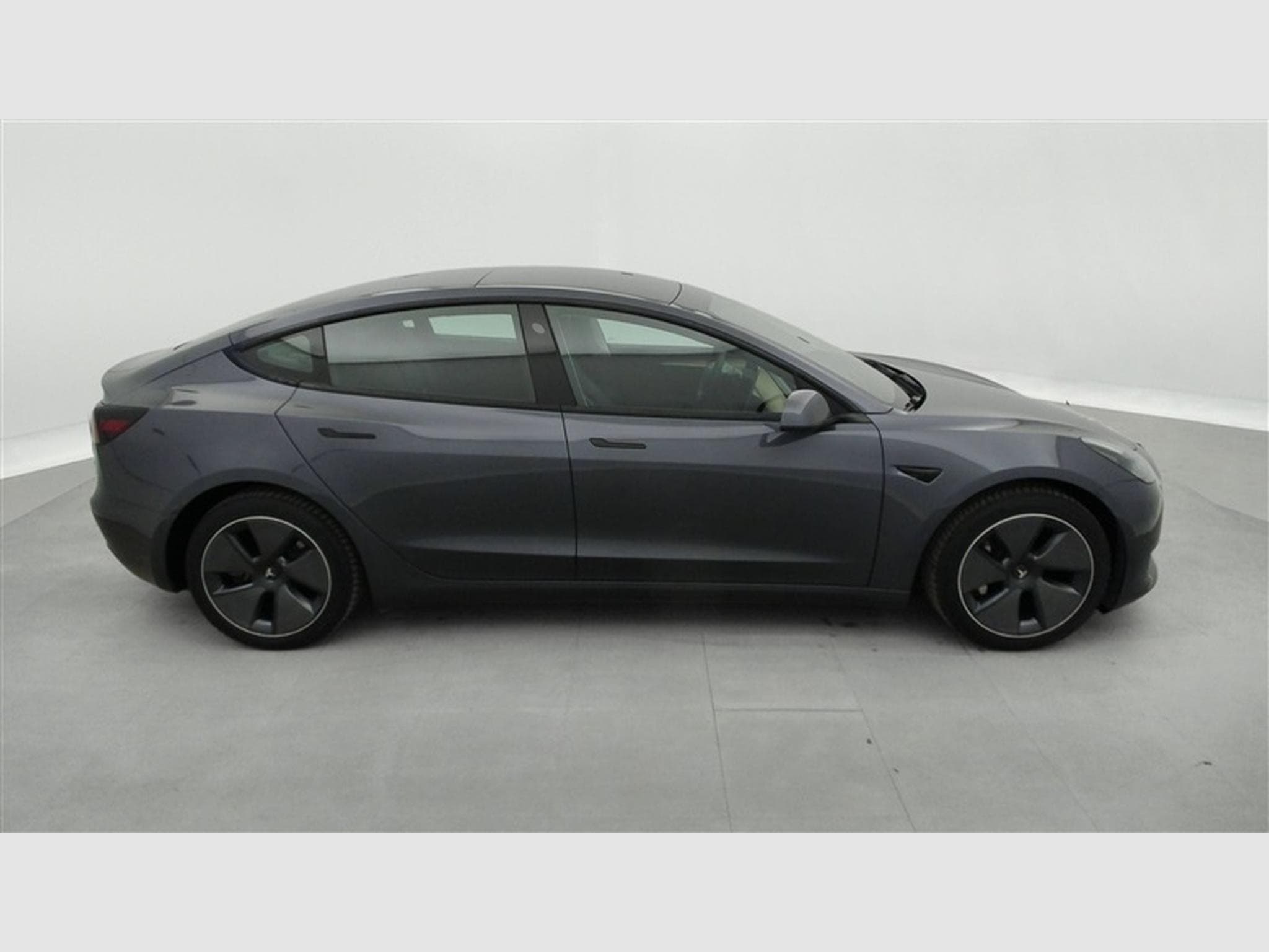 Tesla Model 3 60 kWh Standard Plus (2023) - Photo 25