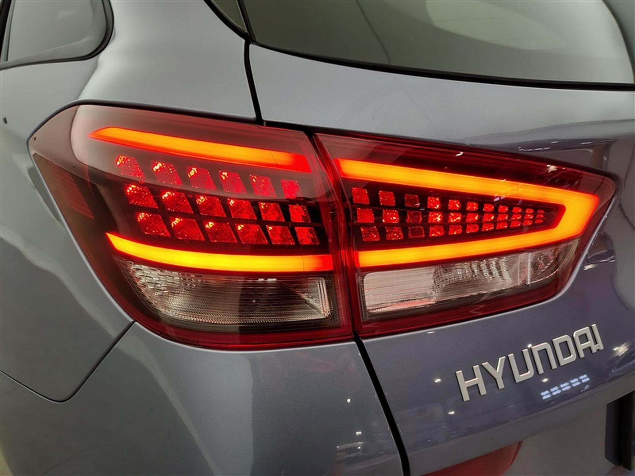 Hyundai i30 Combi 1.0 T-GDi 115cv N-Line NAVI / FULL LED / CAMERA / JA17 (2026) - Photo 16