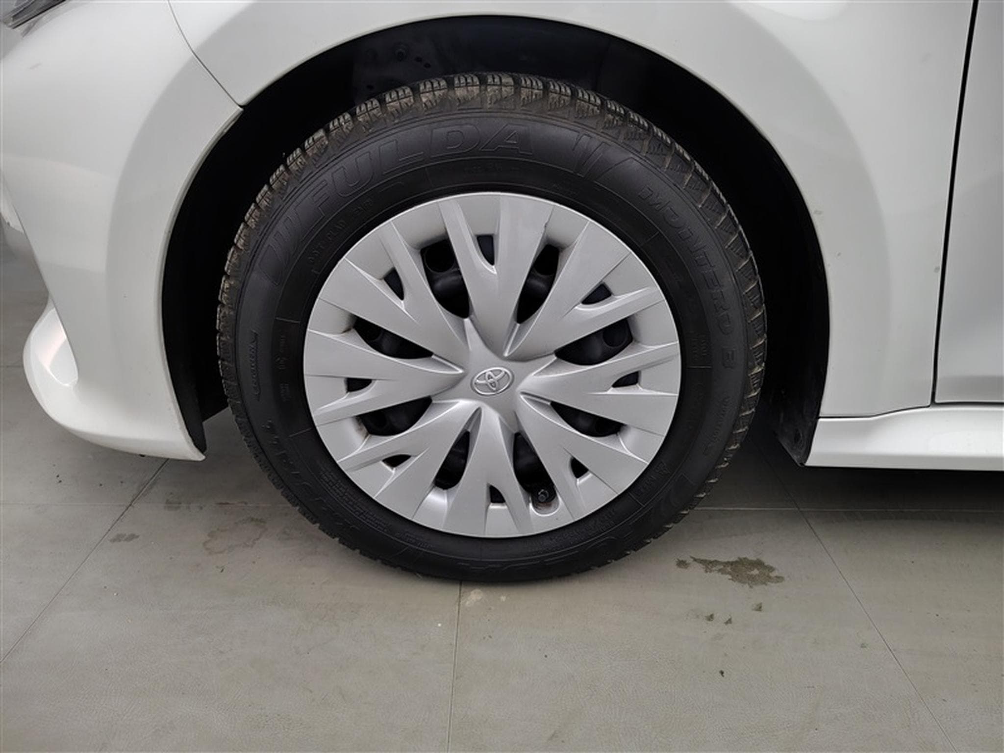 Toyota Yaris 1.0i VVT-i CARPLAY / CAMERA (2022) - Photo 6