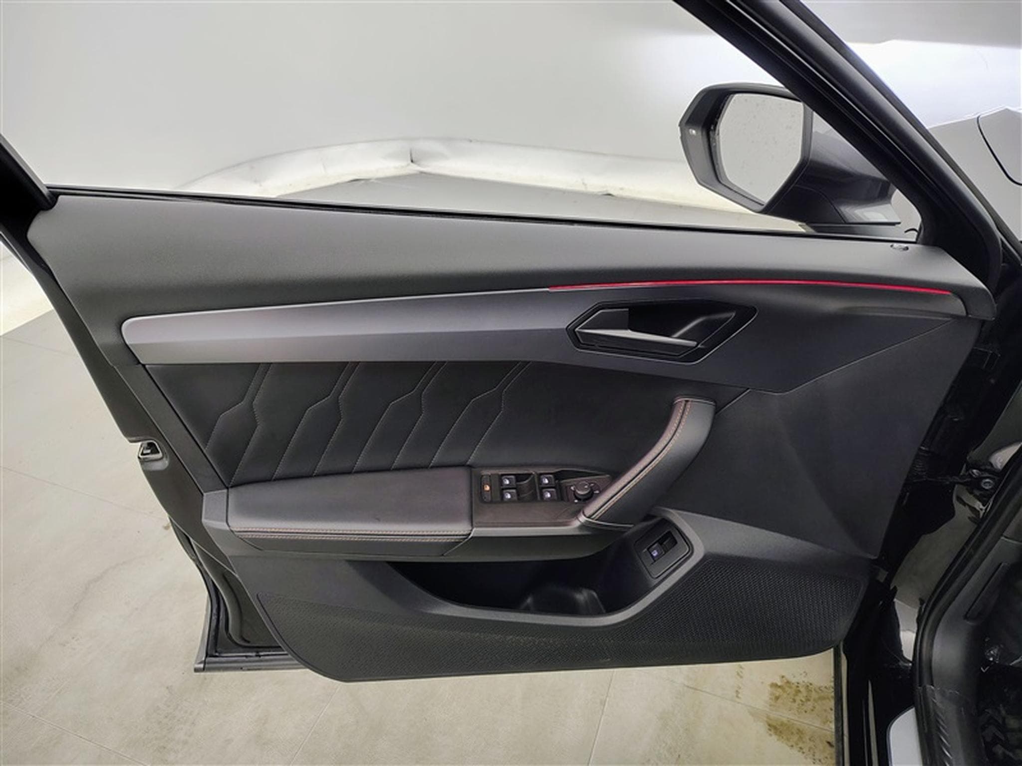 Cupra Formentor 1.4 e-Hybrid PHEV DSG NAVI / S-CUIR / FULL LED (2023) - Photo 17