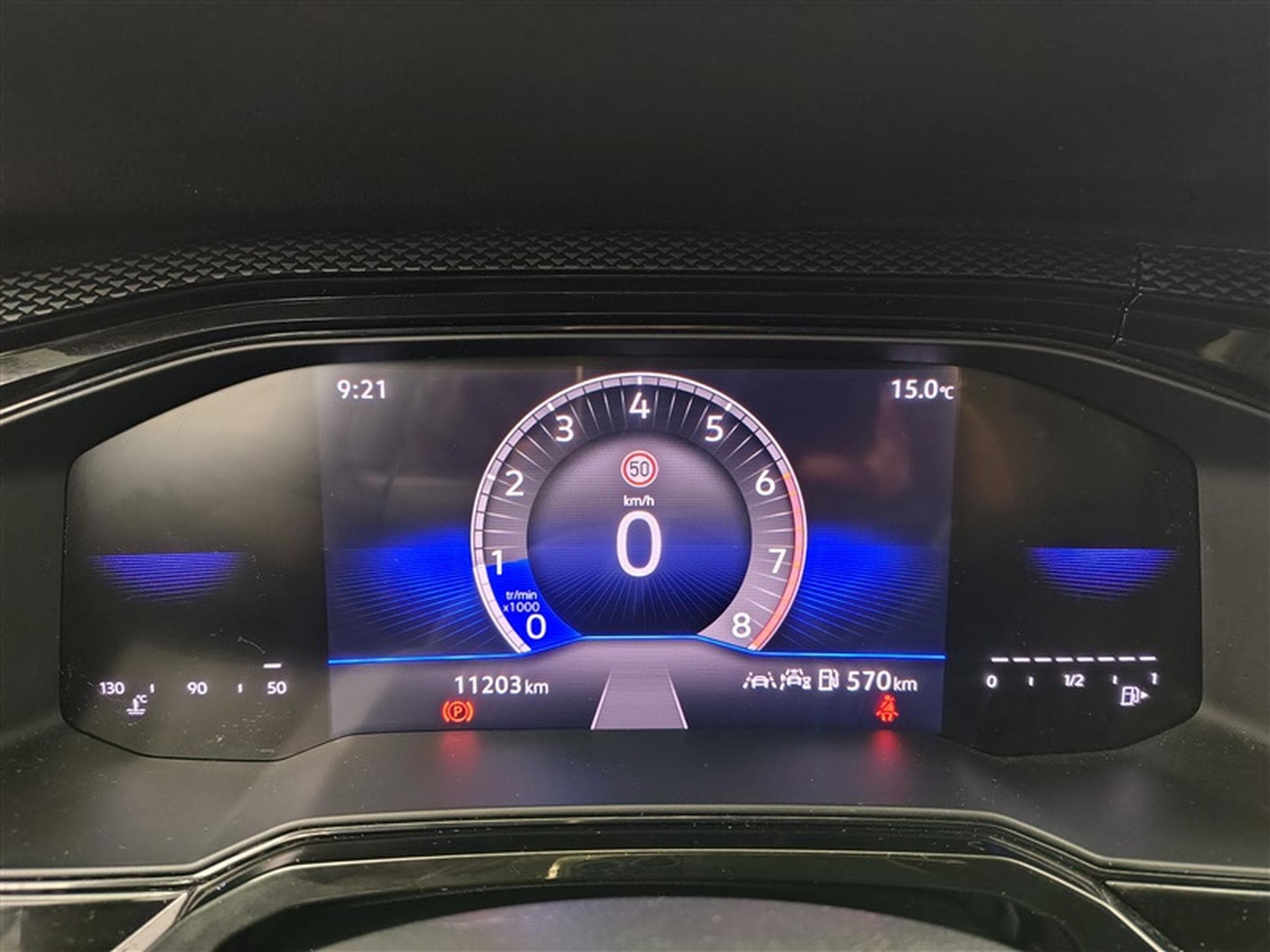 VW Taigo 1.0 TSI 95cv Style CARPLAY / FULL LED / CAMERA / JA 17" (2025) - Photo 10