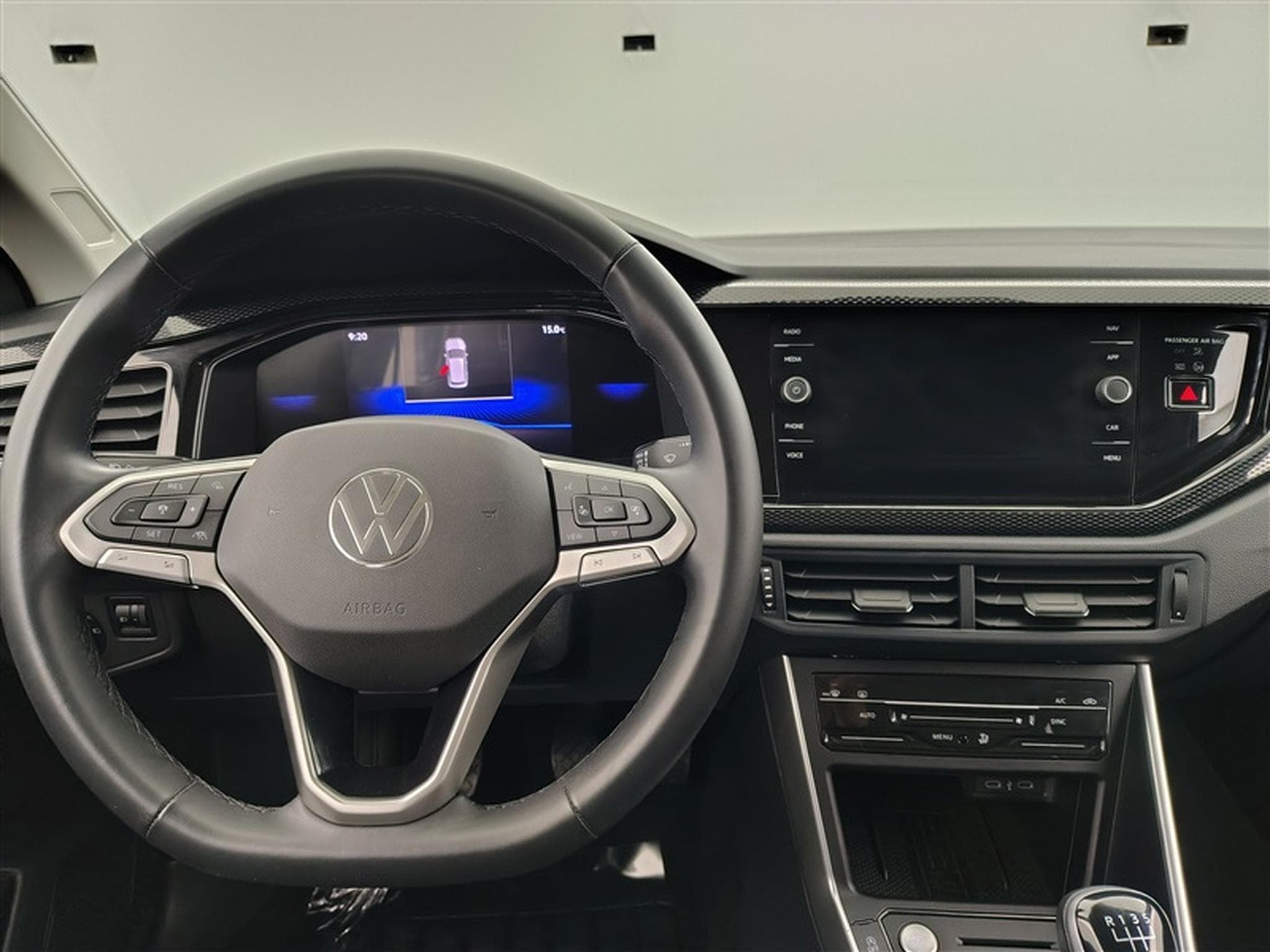 VW Taigo 1.0 TSI 95cv Style CARPLAY / FULL LED / CAMERA / JA 17" (2025) - Photo 9
