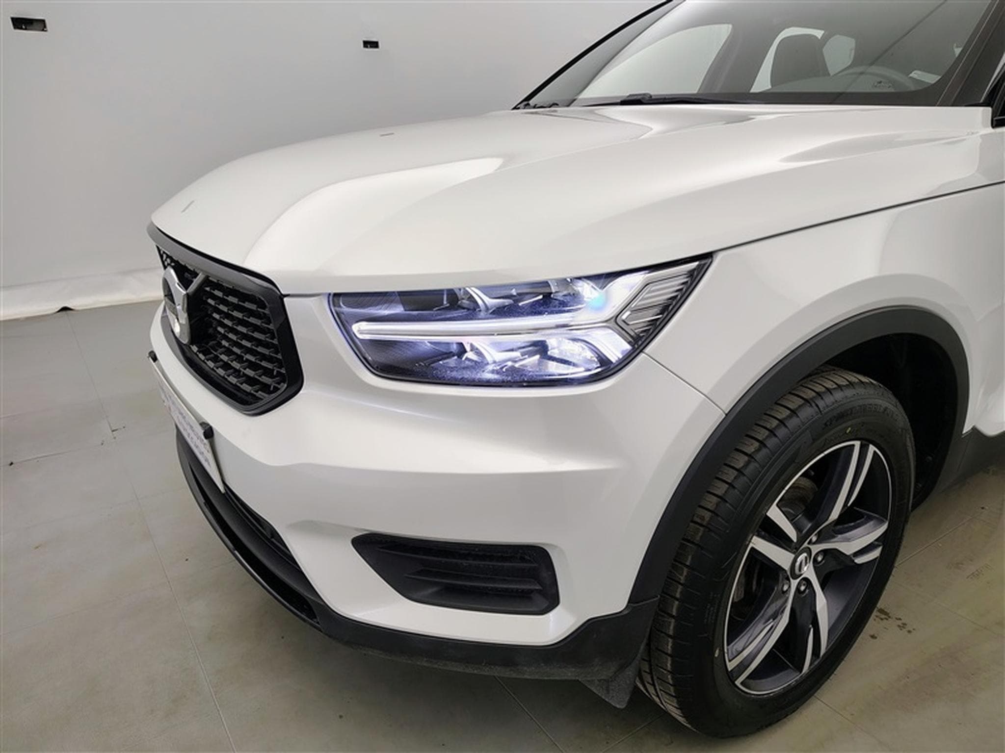 Volvo XC40 1.5 T3 R-Design NAVI / FULL LED / TOIT PANO /PDC AR / JA 18" (2019) - Photo 15