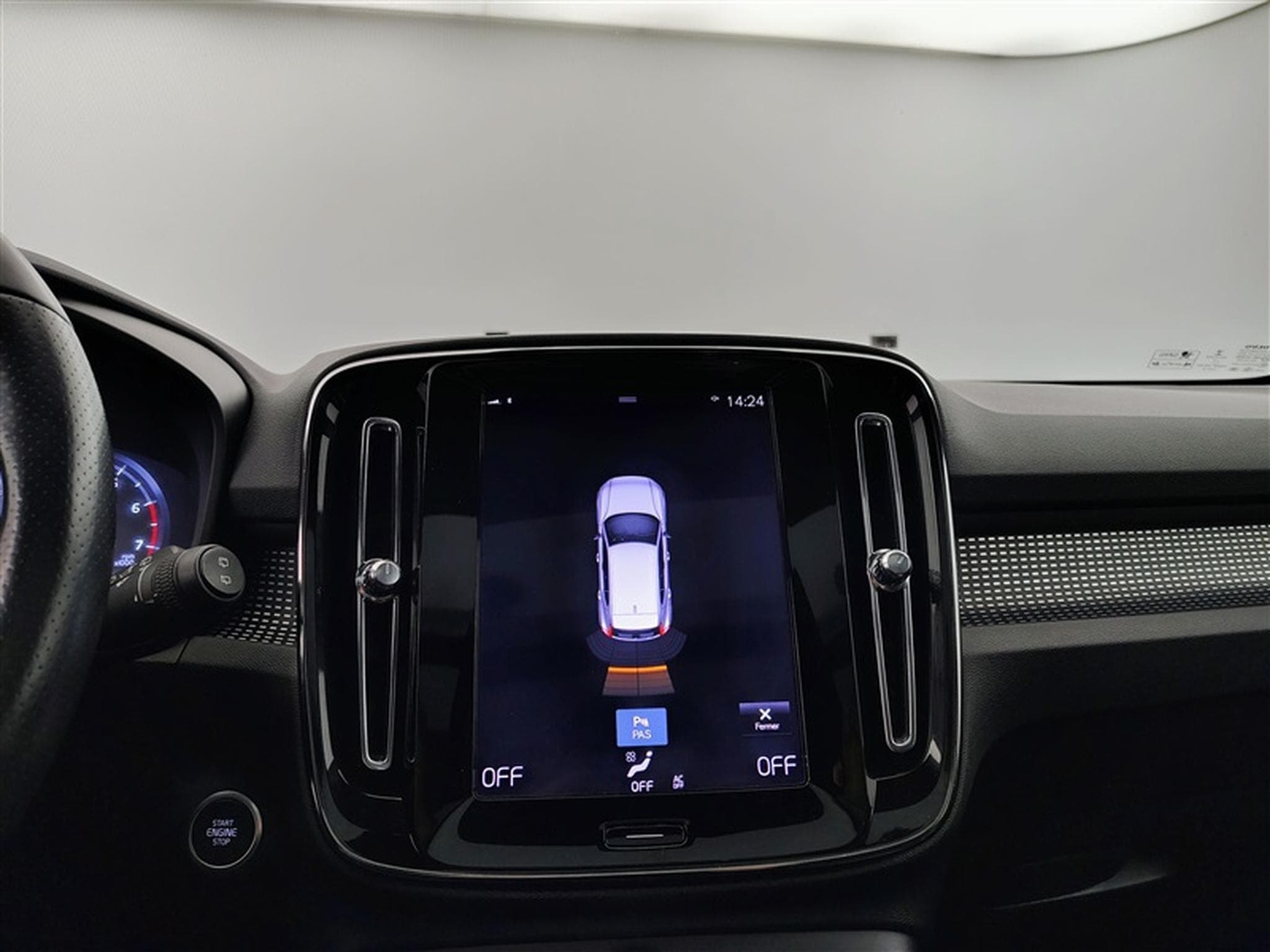 Volvo XC40 1.5 T3 R-Design NAVI / FULL LED / TOIT PANO /PDC AR / JA 18" (2019) - Photo 17