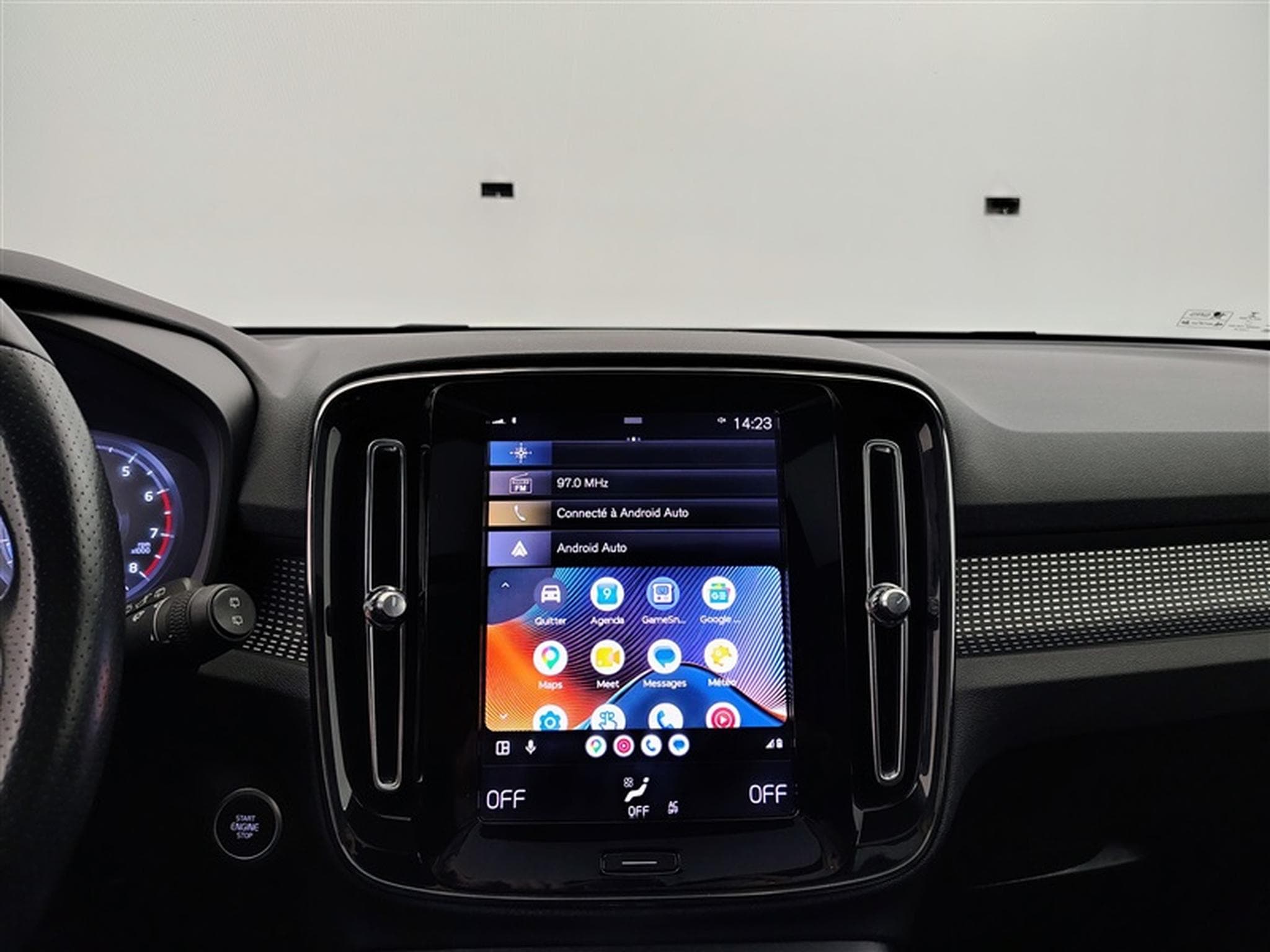 Volvo XC40 1.5 T3 R-Design NAVI / FULL LED / TOIT PANO /PDC AR / JA 18" (2019) - Photo 21