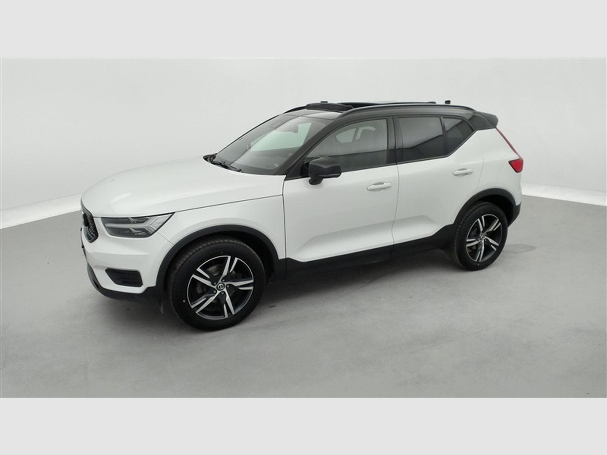 Volvo XC40 1.5 T3 R-Design NAVI / FULL LED / TOIT PANO /PDC AR / JA 18" (2019) - Photo 22