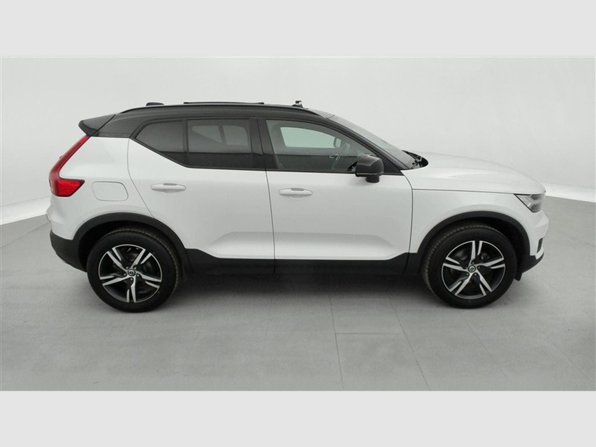 Volvo XC40 1.5 T3 R-Design NAVI / FULL LED / TOIT PANO /PDC AR / JA 18" (2019) - Photo 25