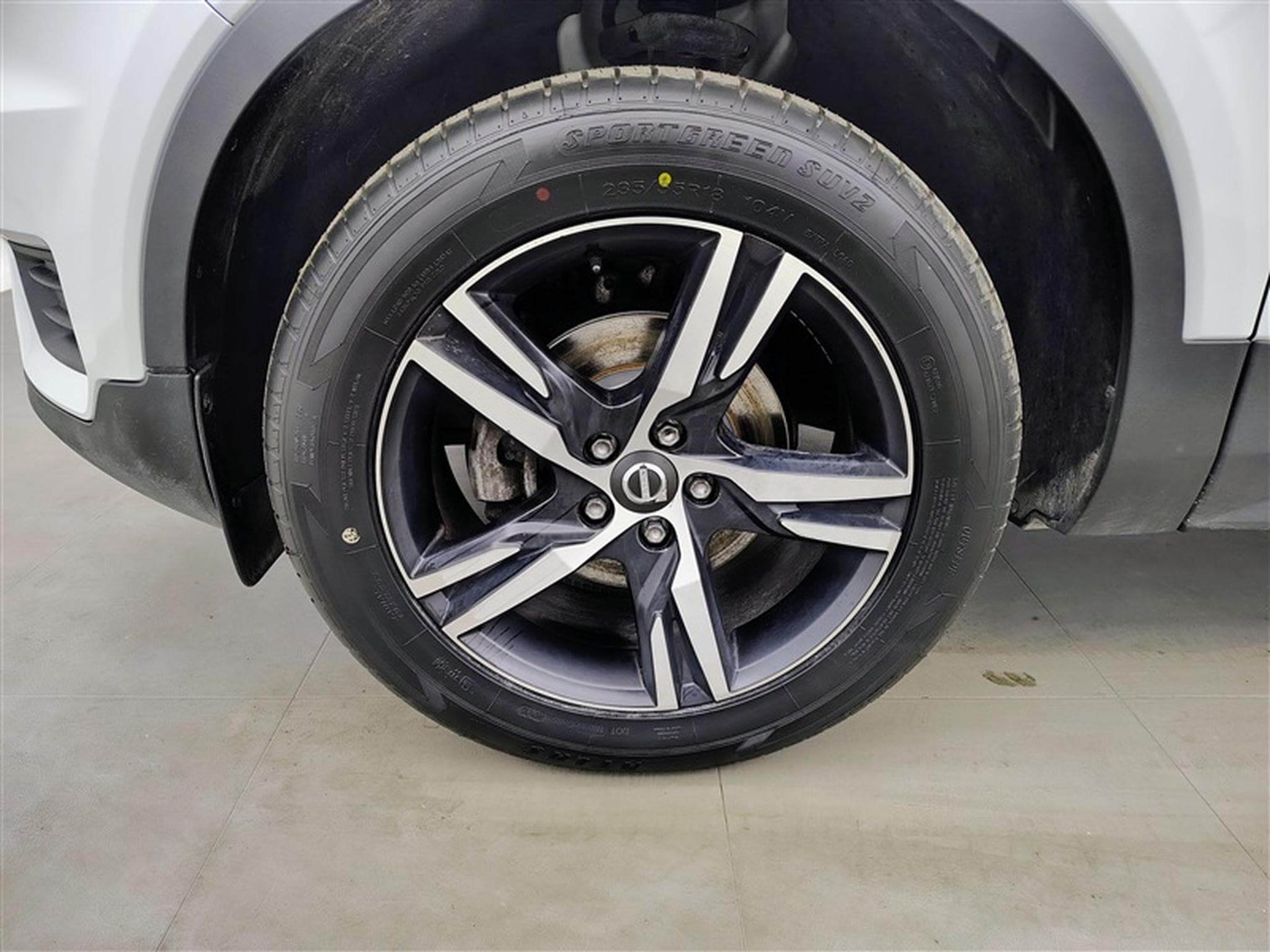 Volvo XC40 1.5 T3 R-Design NAVI / FULL LED / TOIT PANO /PDC AR / JA 18" (2019) - Photo 6