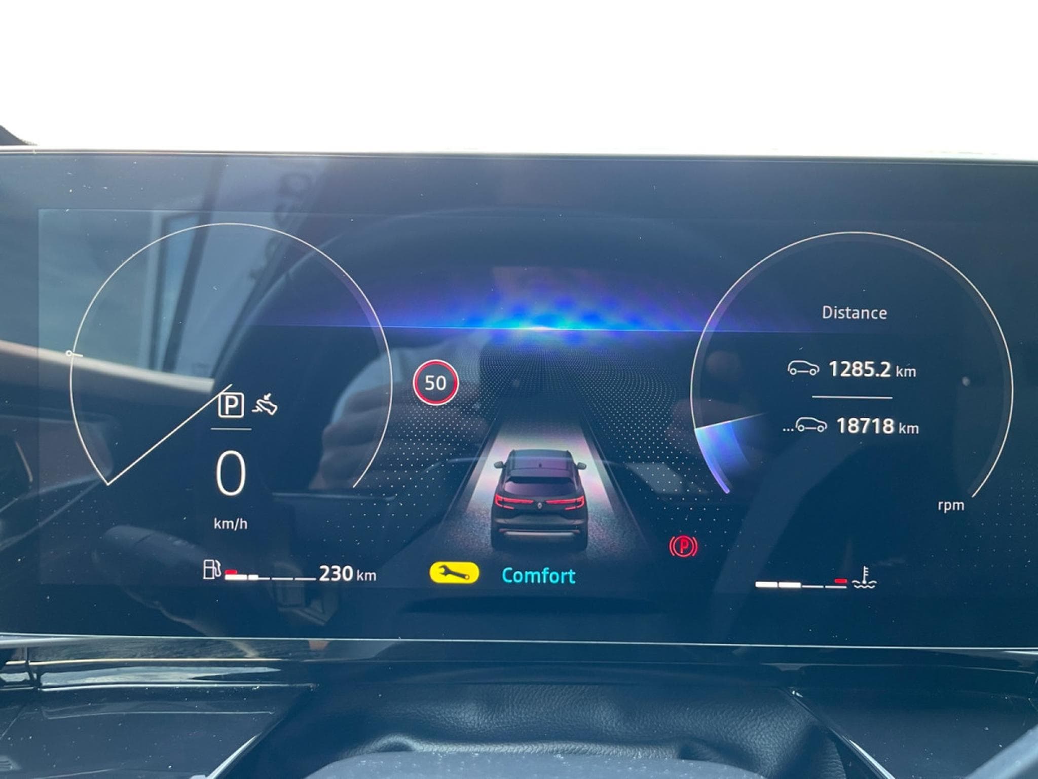 Renault Austral 1.3 TCe Mild Hybrid Techno 160 EDC (2024) - Photo 10