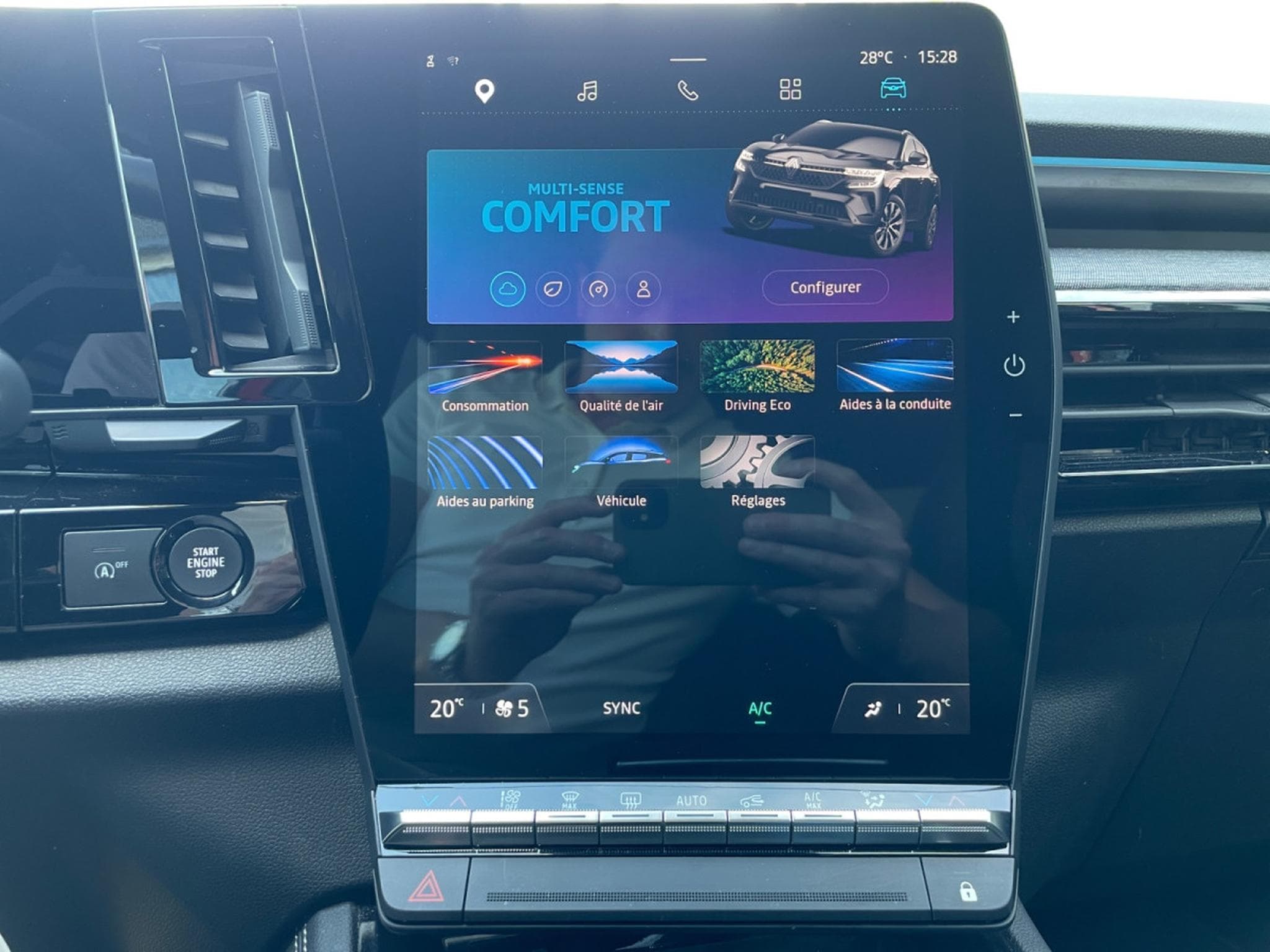 Renault Austral 1.3 TCe Mild Hybrid Techno 160 EDC (2024) - Photo 11