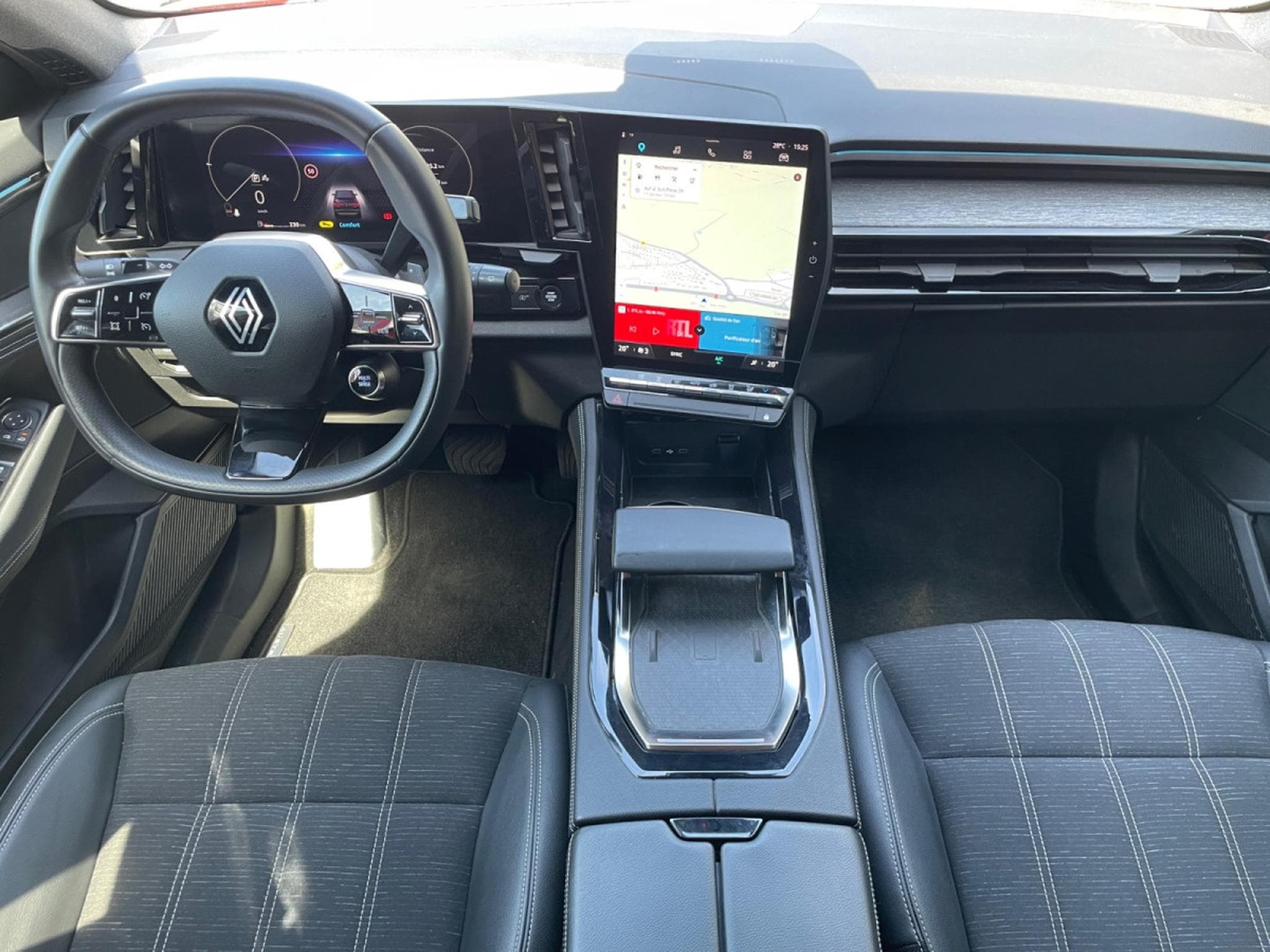 Renault Austral 1.3 TCe Mild Hybrid Techno 160 EDC (2024) - Photo 7