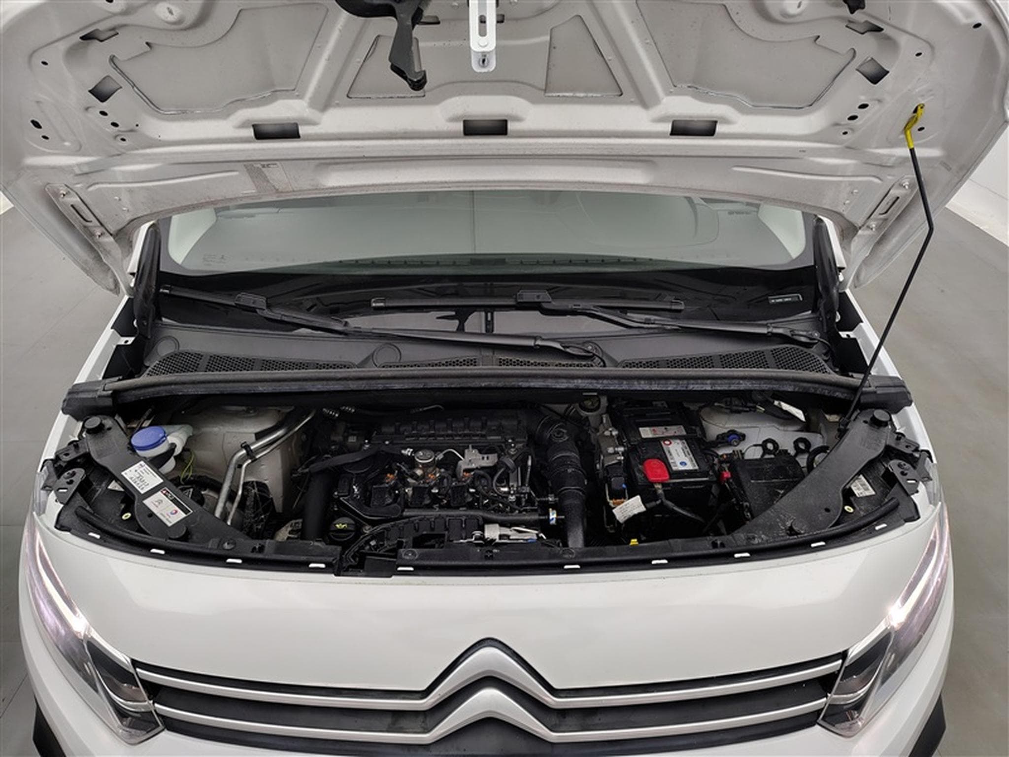 Citroen Berlingo 1.2 PureTech 130cv EAT8 Worker 3pl. NAVI / PDC AR (2020) - Photo 19