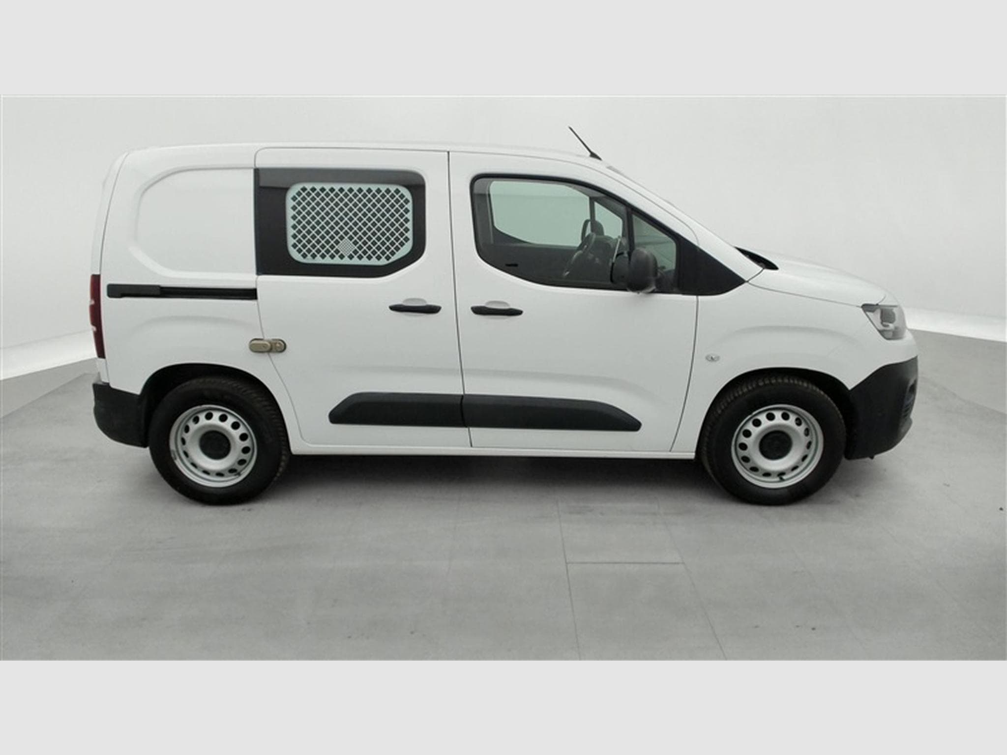 Citroen Berlingo 1.2 PureTech 130cv EAT8 Worker 3pl. NAVI / PDC AR (2020) - Photo 24