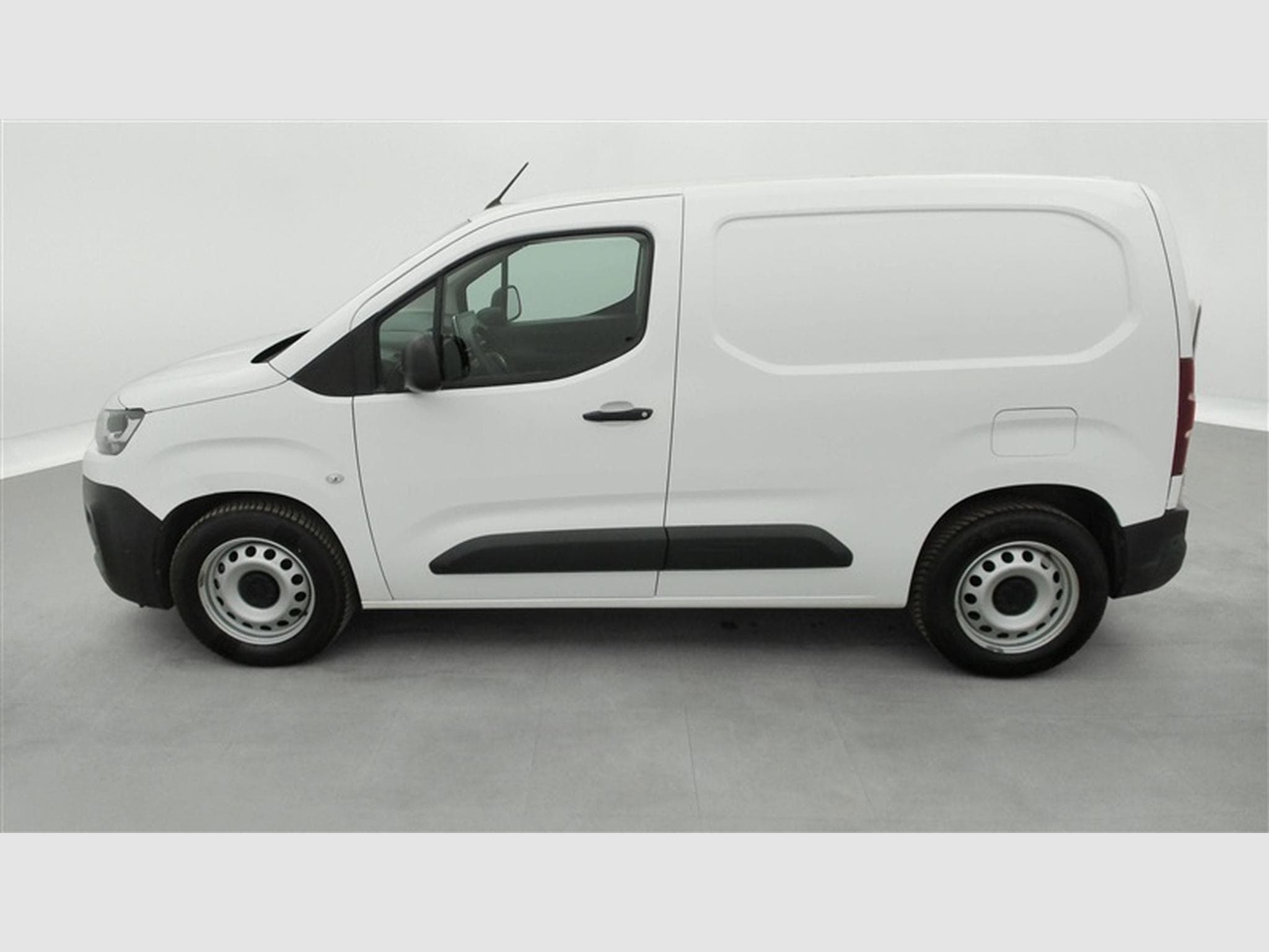 Citroen Berlingo 1.2 PureTech 130cv EAT8 Worker 3pl. NAVI / PDC AR (2020) - Photo 3