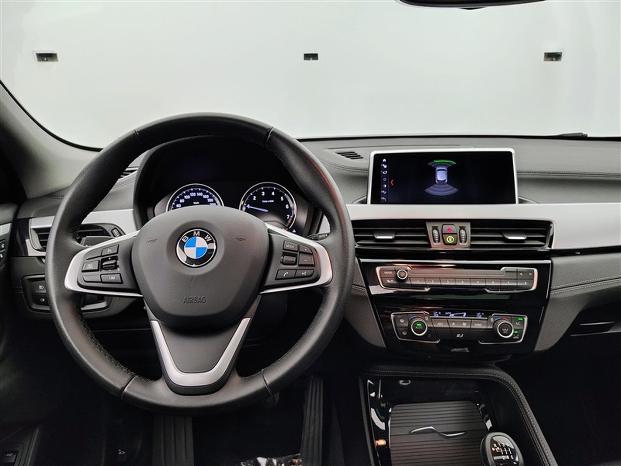 BMW X2 1.5i sDrive18 Business CUIR/NAVI/TO PANO/FULL LED/JA17 (2021) - Photo 9