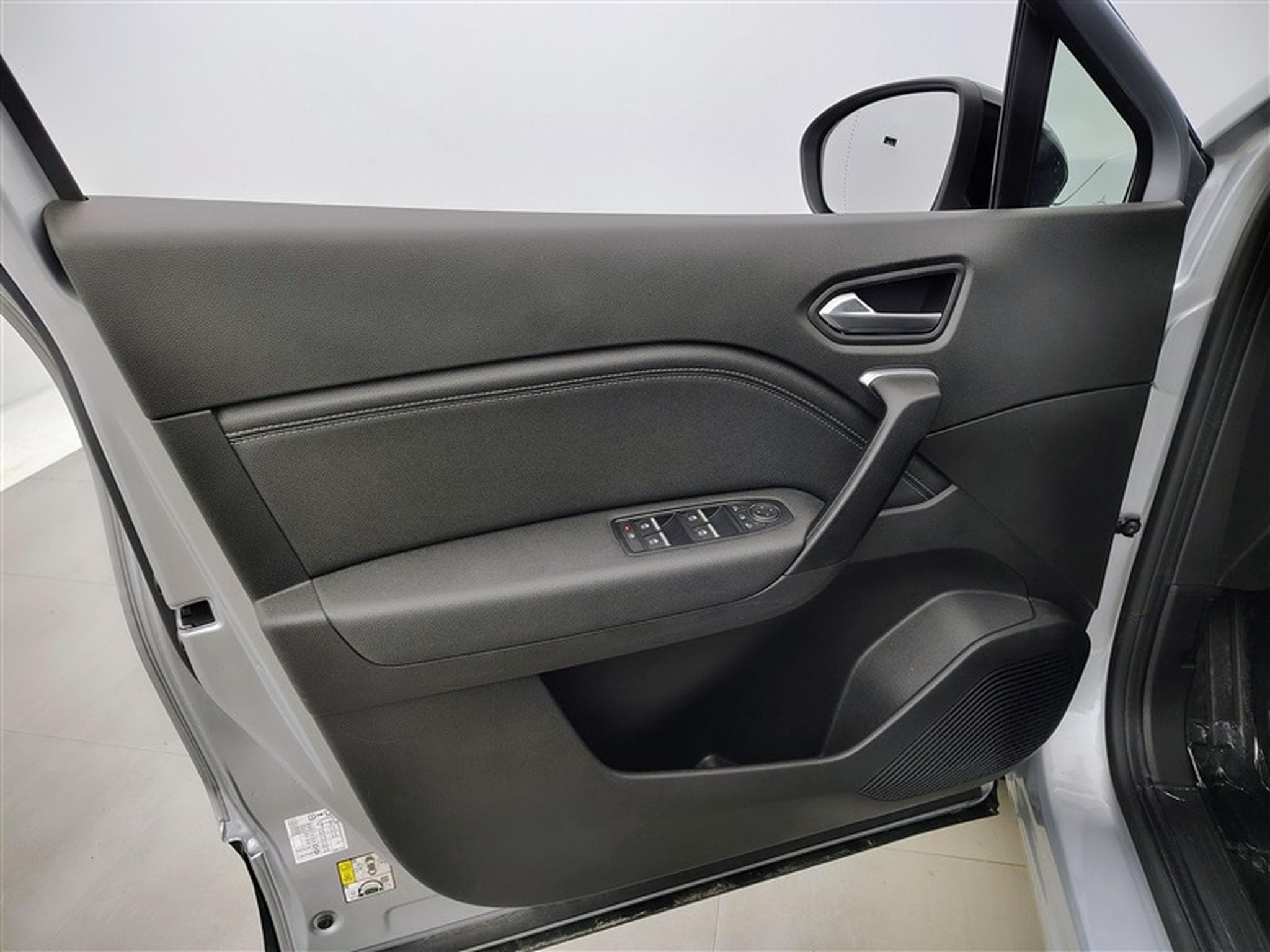 Renault Captur 1.33 TCe MHEV Techno EDC GPF (2023) - Photo 17