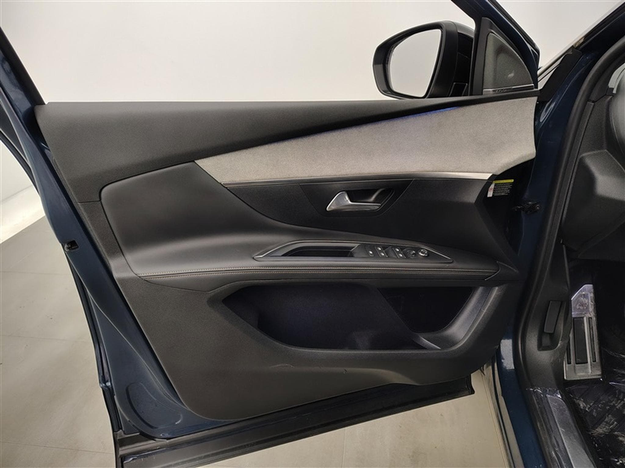 Peugeot 5008 1.2  7Pl GT-Line Navi / Led / PDC+Caméra (2023) - Photo 17