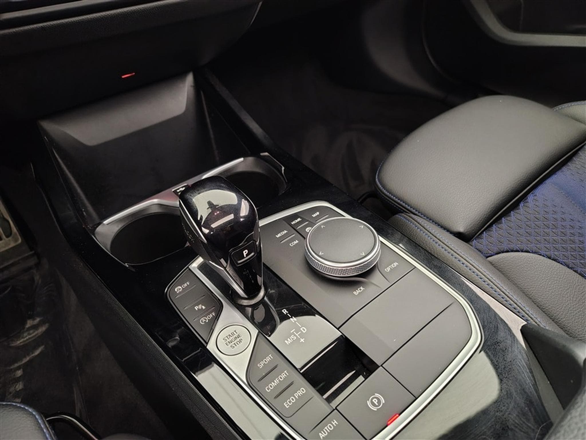 BMW 116 iA PACK M *NAVI/FULL LED/TOIT PANO/PDC AV ARR* (2023) - Photo 12