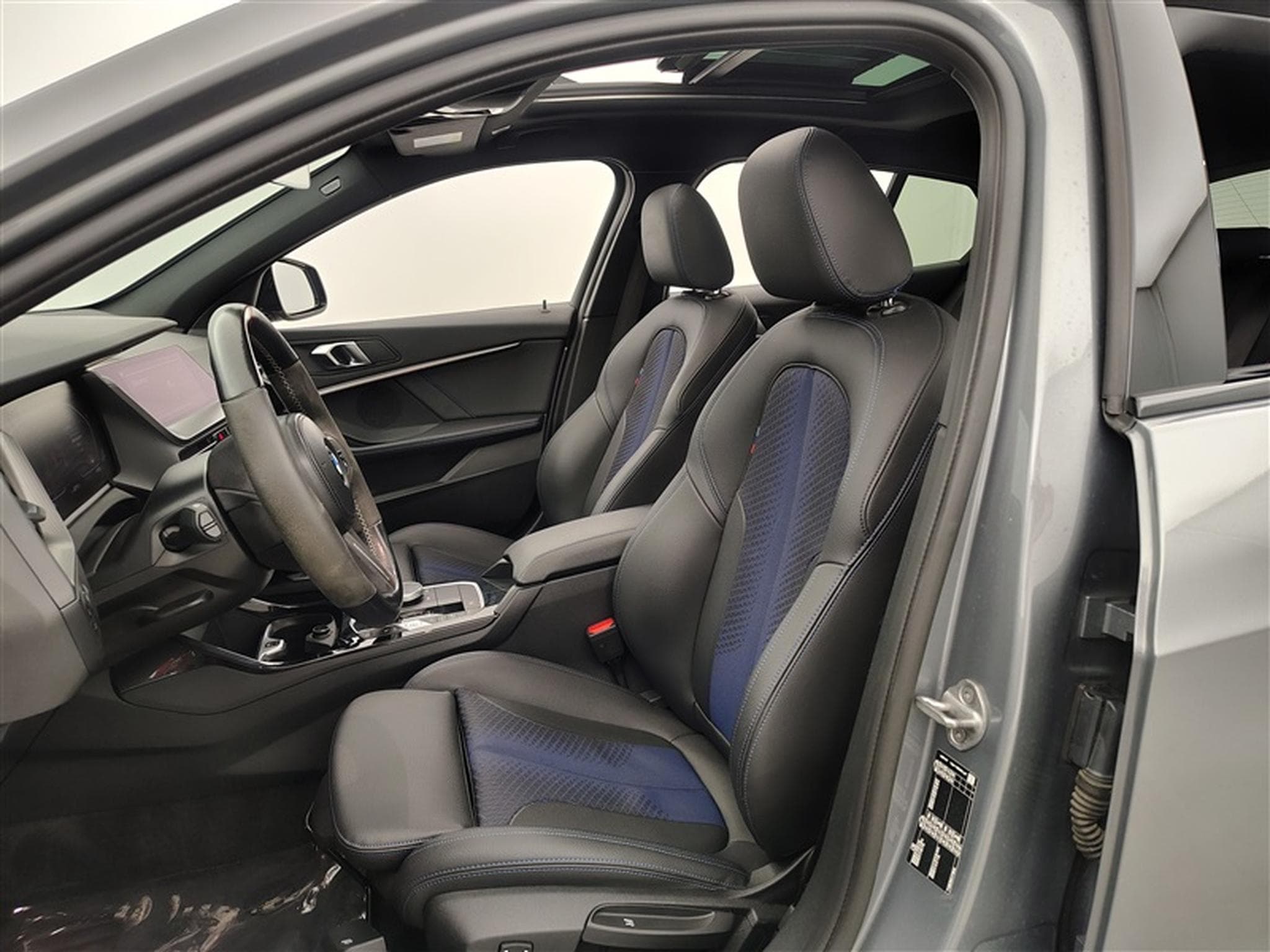 BMW 116 iA PACK M *NAVI/FULL LED/TOIT PANO/PDC AV ARR* (2023) - Photo 7