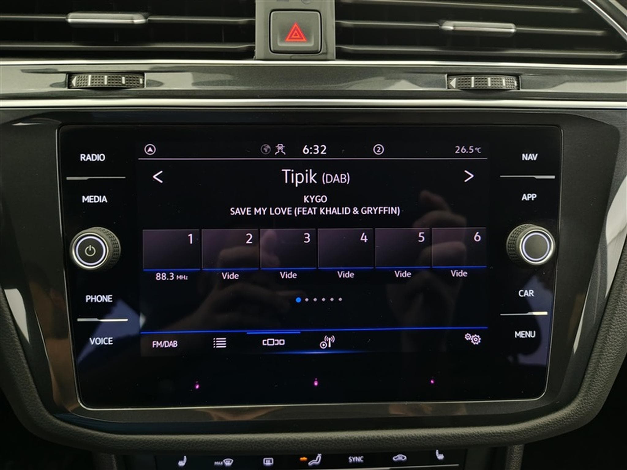 VW Tiguan 1.5 TSI 150Cv DSG7 Comfortline NAVI / CAMERA (2022) - Photo 11