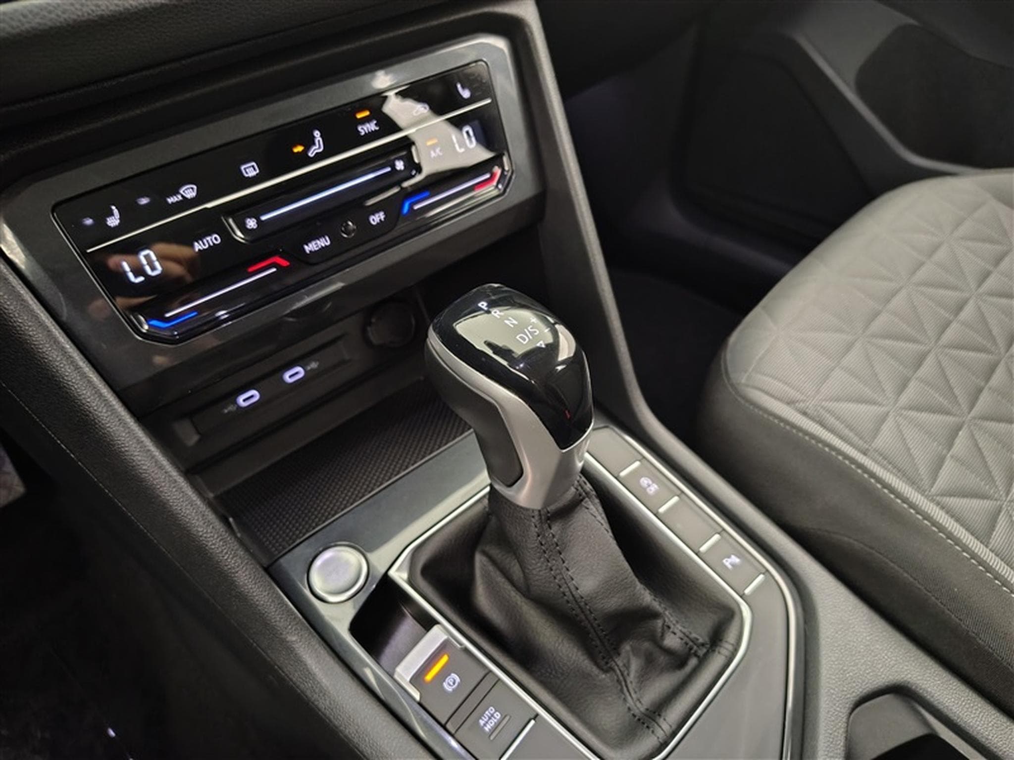 VW Tiguan 1.5 TSI 150Cv DSG7 Comfortline NAVI / CAMERA (2022) - Photo 12