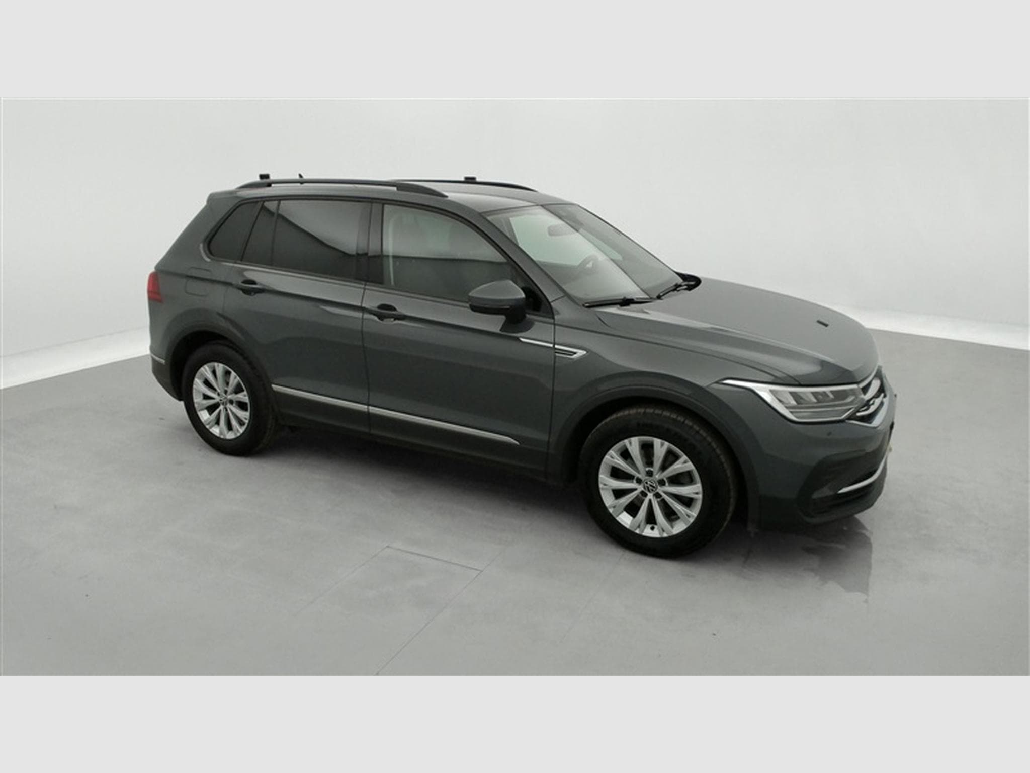 VW Tiguan 1.5 TSI 150Cv DSG7 Comfortline NAVI / CAMERA (2022) - Photo 23