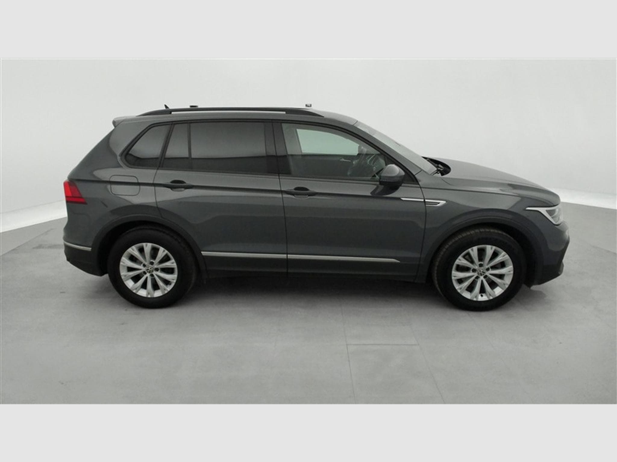 VW Tiguan 1.5 TSI 150Cv DSG7 Comfortline NAVI / CAMERA (2022) - Photo 24