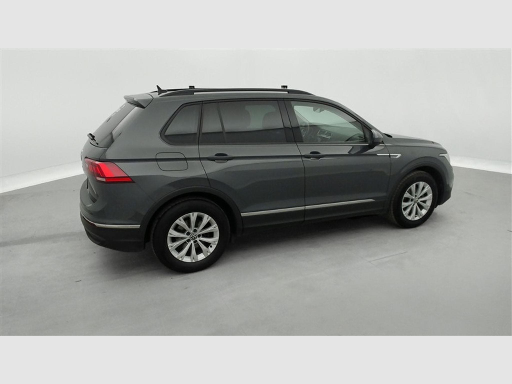 VW Tiguan 1.5 TSI 150Cv DSG7 Comfortline NAVI / CAMERA (2022) - Photo 25