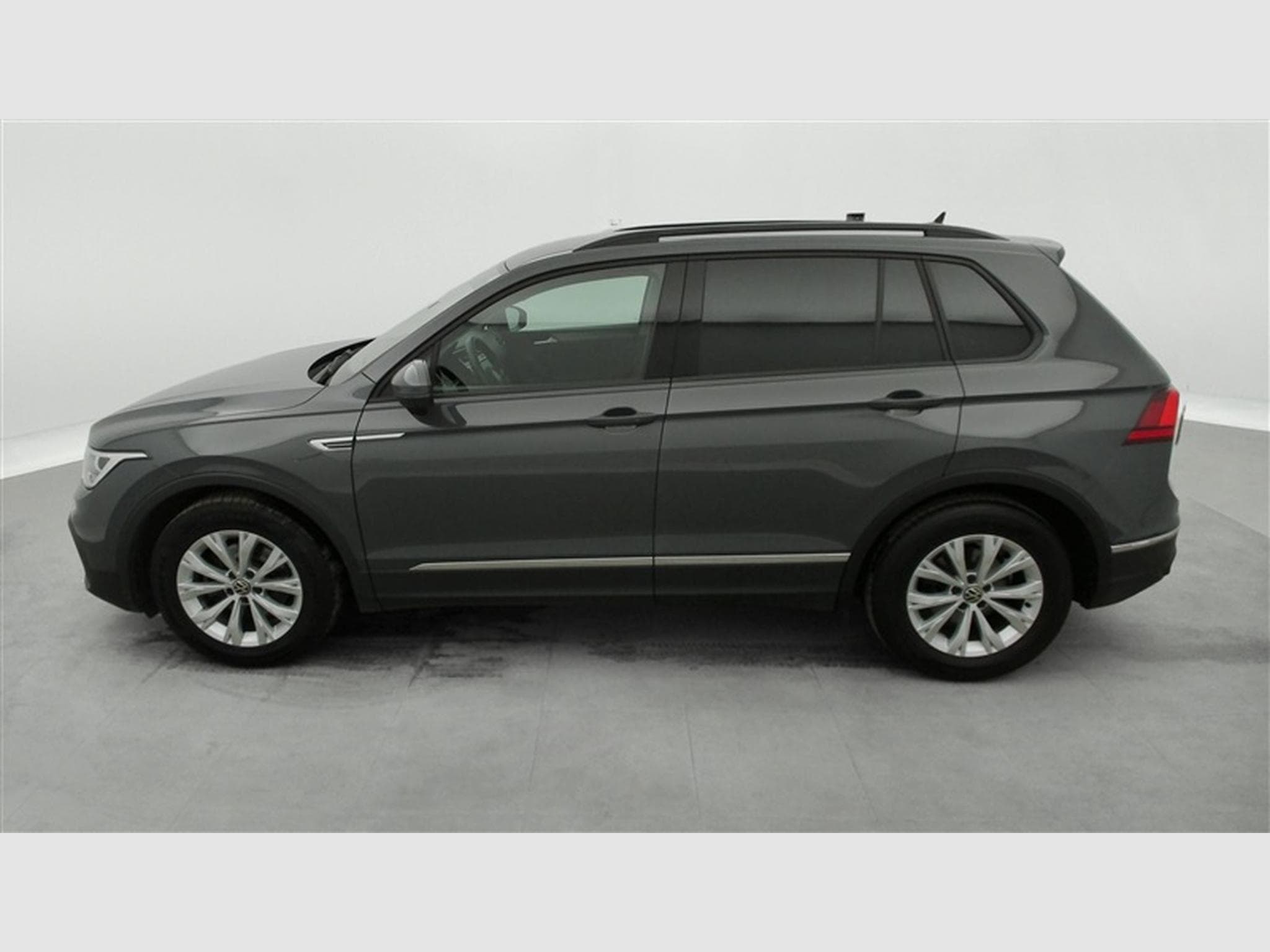 VW Tiguan 1.5 TSI 150Cv DSG7 Comfortline NAVI / CAMERA (2022) - Photo 3