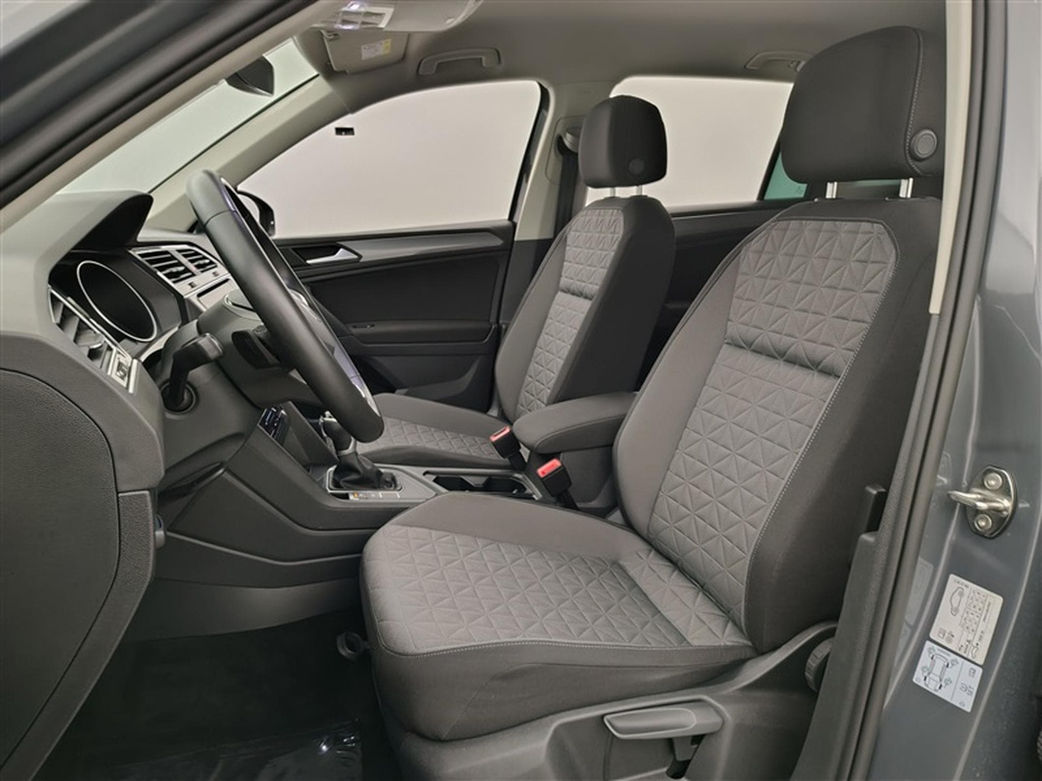 VW Tiguan 1.5 TSI 150Cv DSG7 Comfortline NAVI / CAMERA (2022) - Photo 7