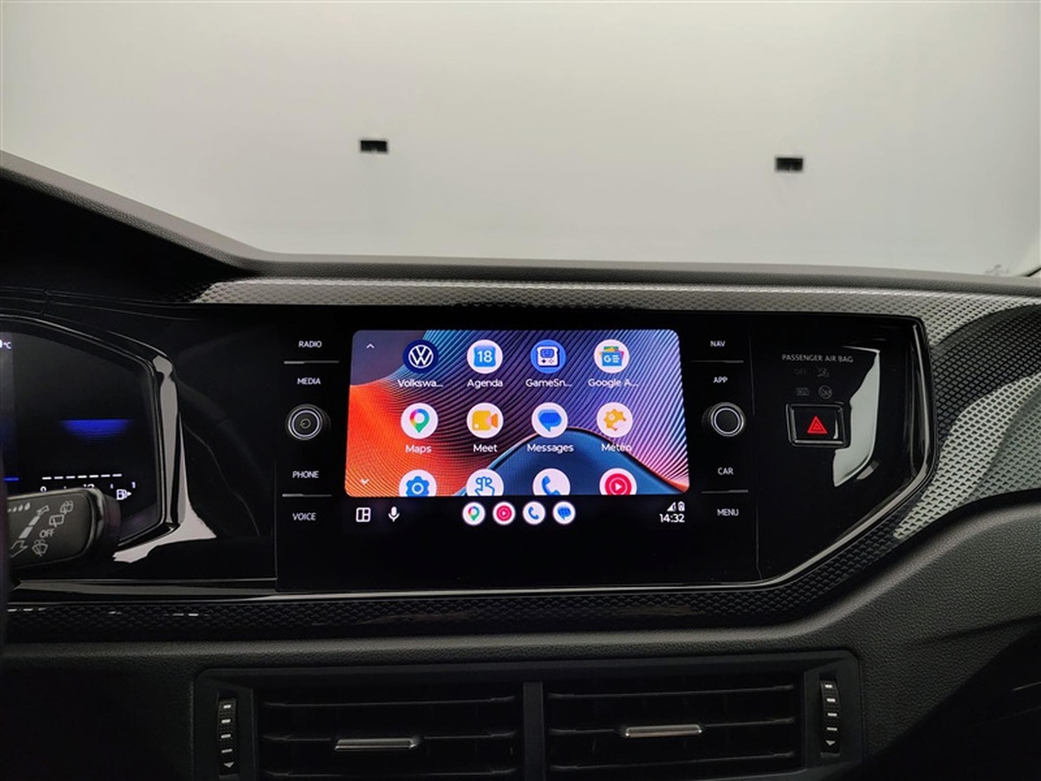 VW Taigo 1.0 TSI 95cv Style CARPLAY / FULL LED / CAMERA / JA 17" (2025) - Photo 20