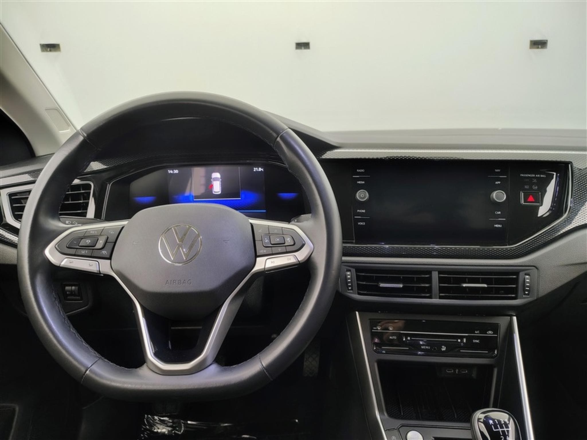 VW Taigo 1.0 TSI 95cv Style CARPLAY / FULL LED / CAMERA / JA 17" (2025) - Photo 9