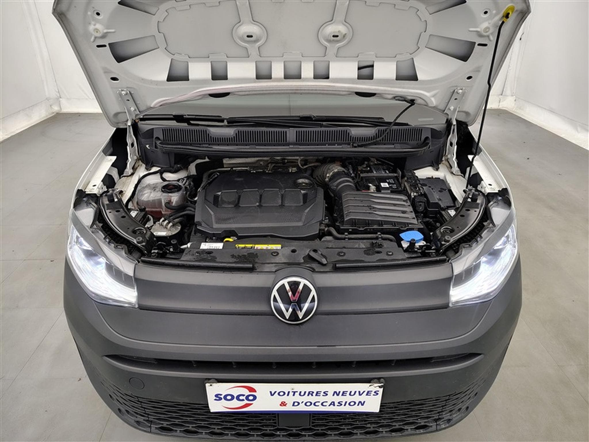 VW Caddy 2.0 TDi Business (2021) - Photo 18