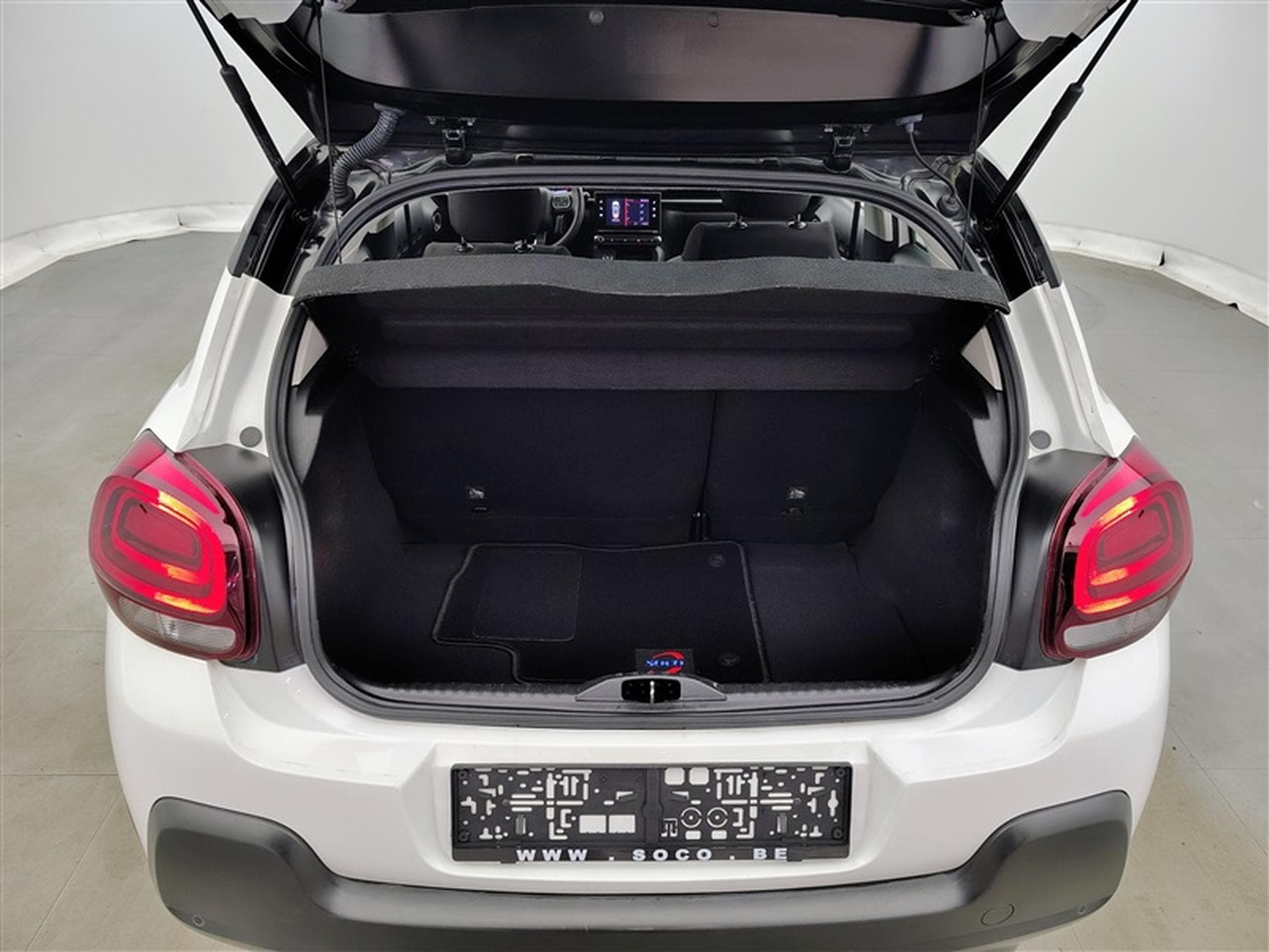 Citroen C3 1.2i PureTech Shine CARPLAY / FULL LED / JA 16" (2023) - Photo 14