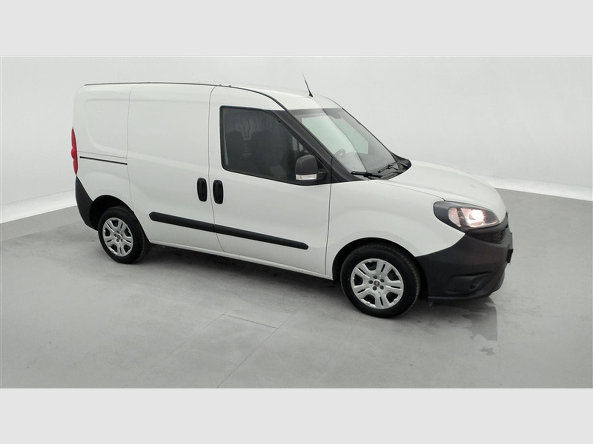 Fiat Doblo 1.6 MJET Cargo CLIM (2023) - Photo 21
