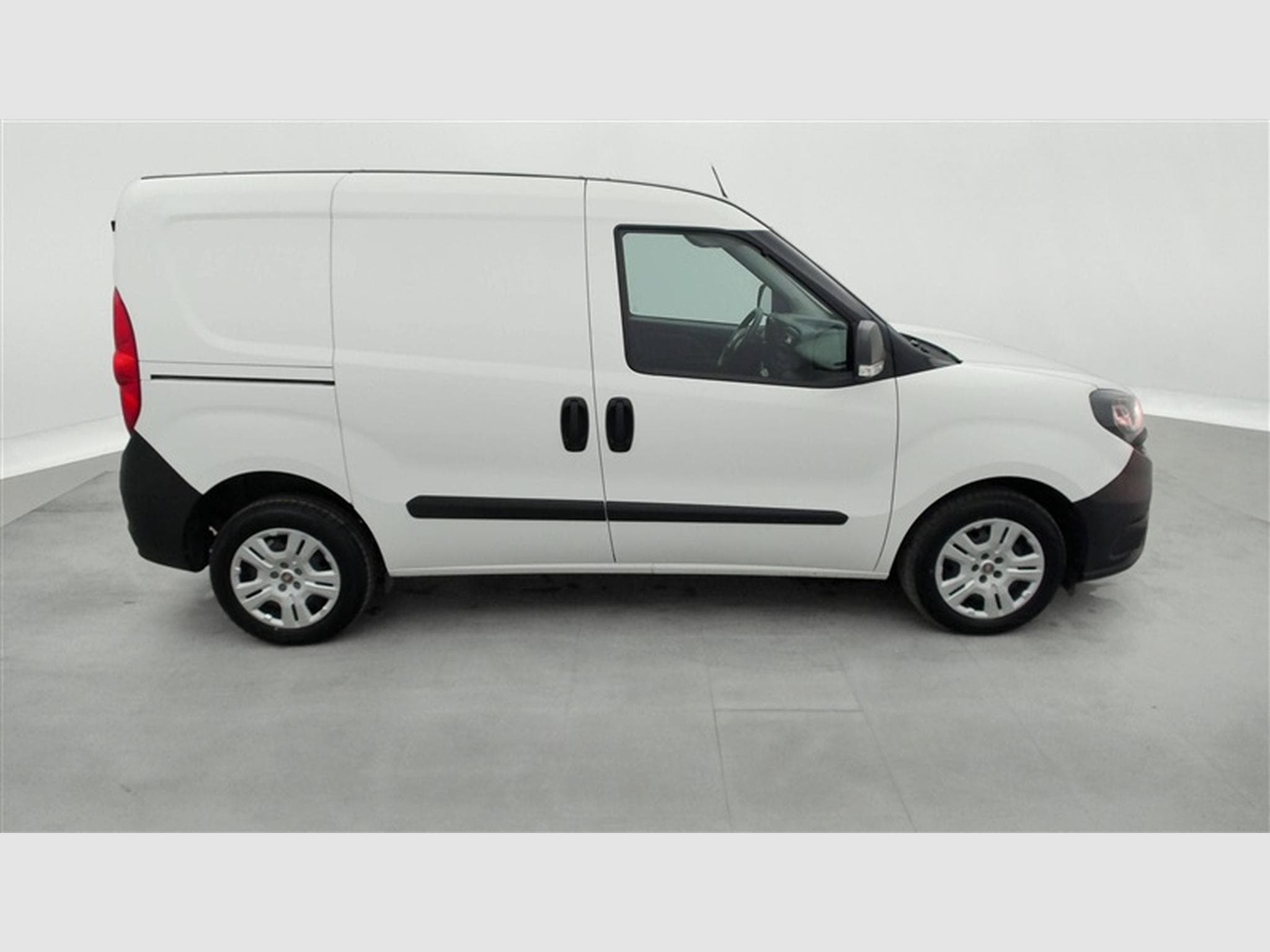 Fiat Doblo 1.6 MJET Cargo CLIM (2023) - Photo 22
