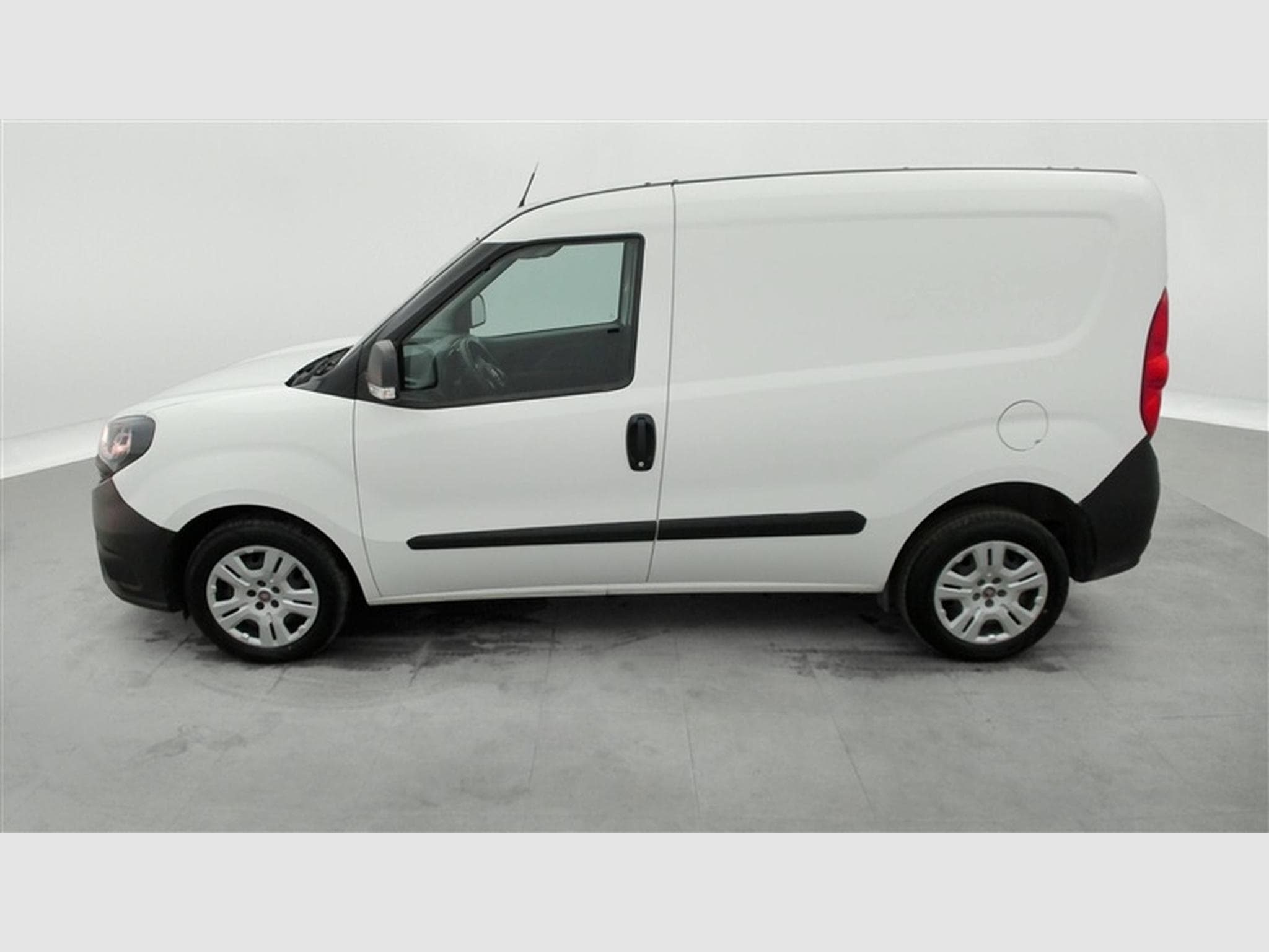 Fiat Doblo 1.6 MJET Cargo CLIM (2023) - Photo 3