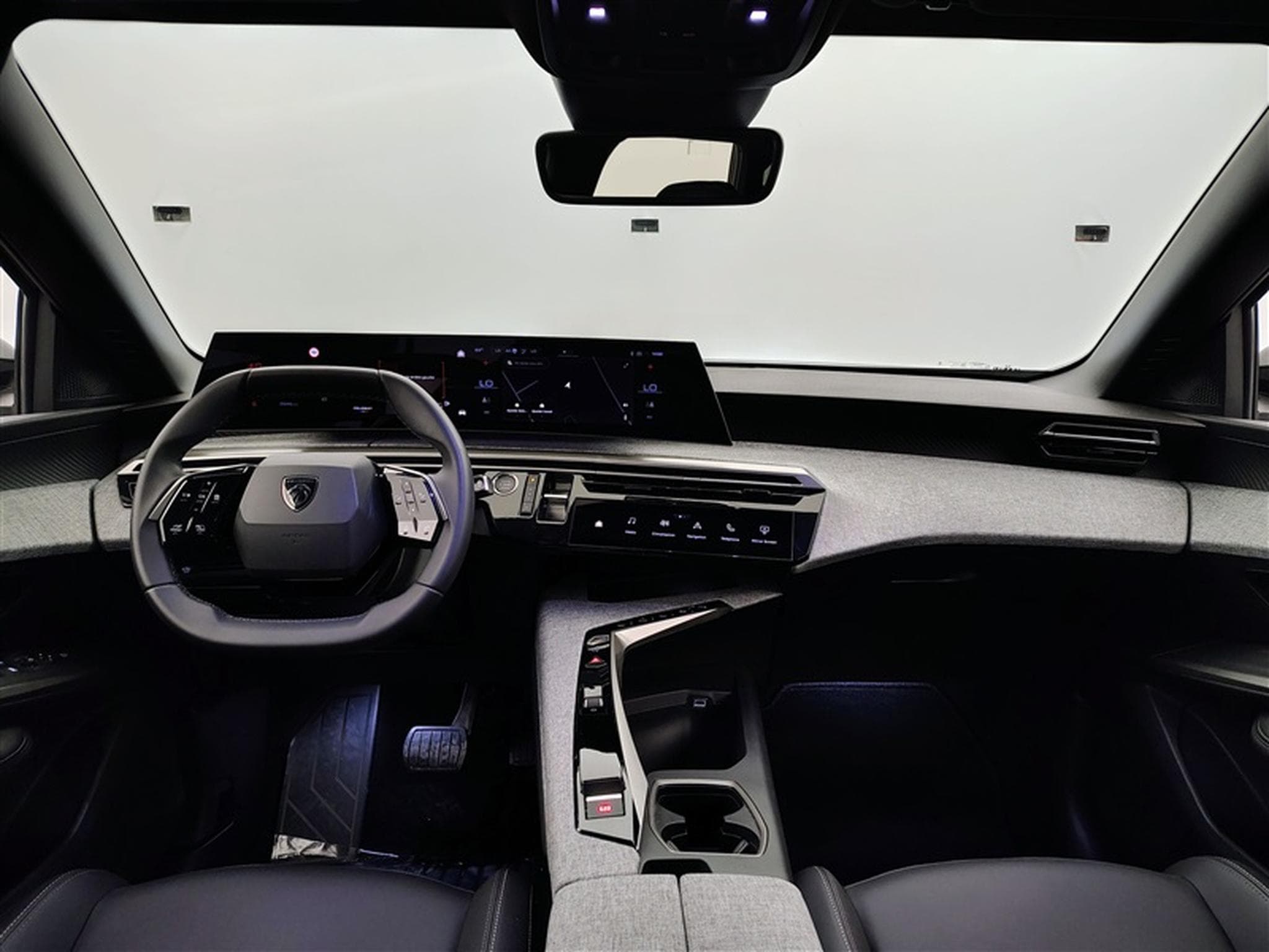 Peugeot 5008 1.2 HYBRID 145cv e-DSC6 Allure 7PL (2025) - Photo 8
