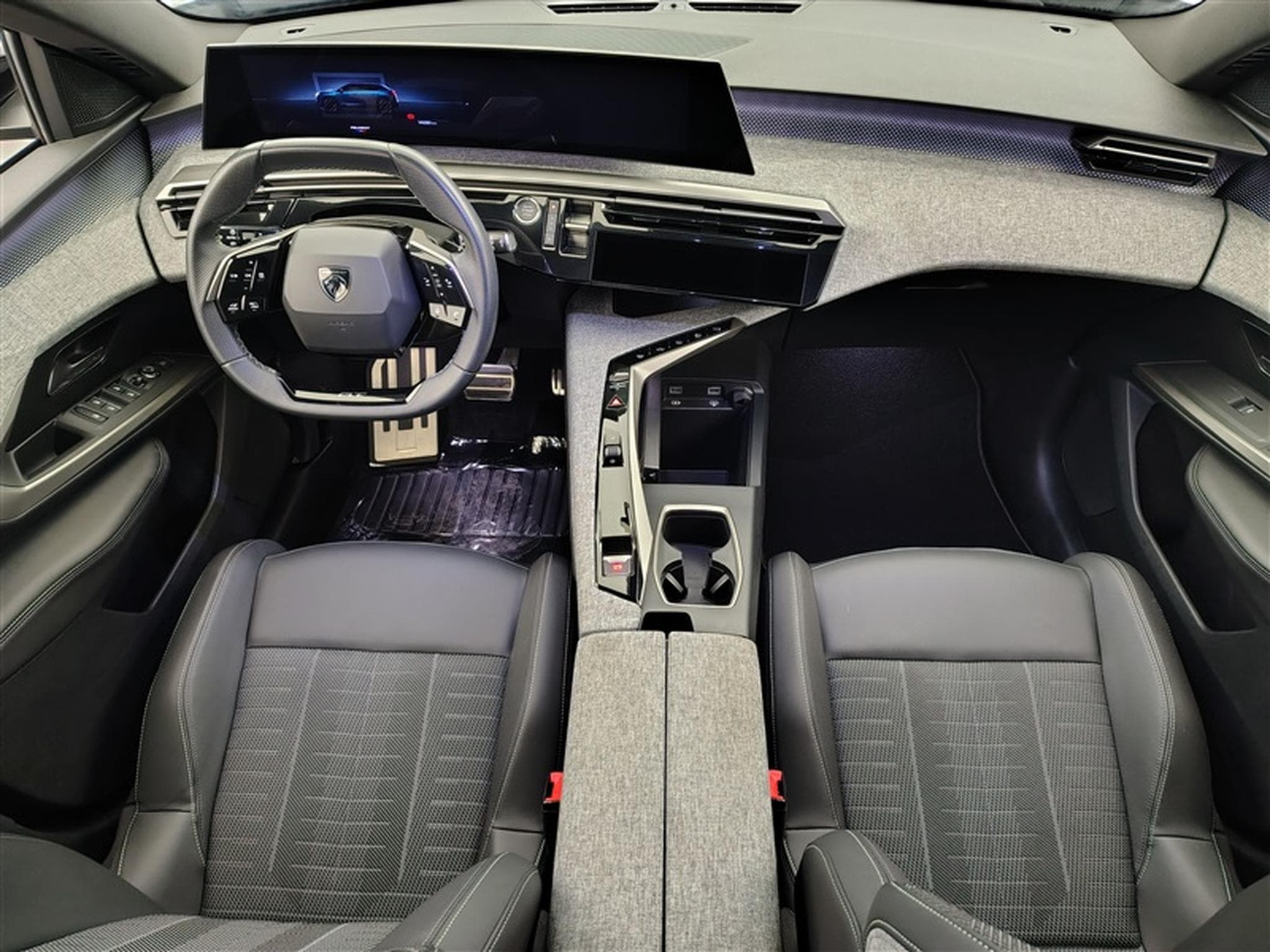 Peugeot 5008 1.2 Hybrid 145Cv e-DCS6 GT 7PL / NAVI / CARPLAY / CAMERA (2025) - Photo 8