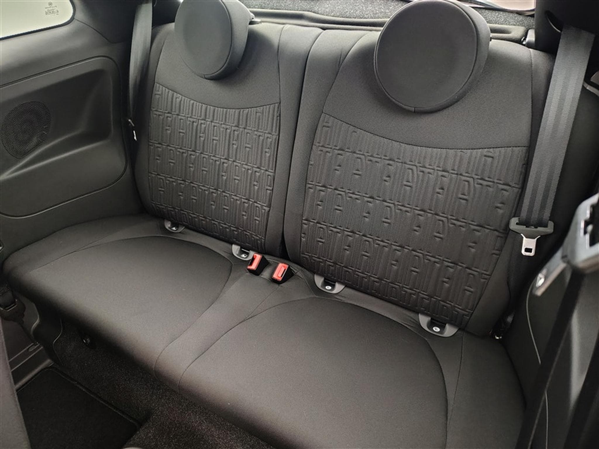 Fiat 500 1.0i MHEV Lounge CARPLAY / PDC AR / JA 15" (2023) - Photo 13