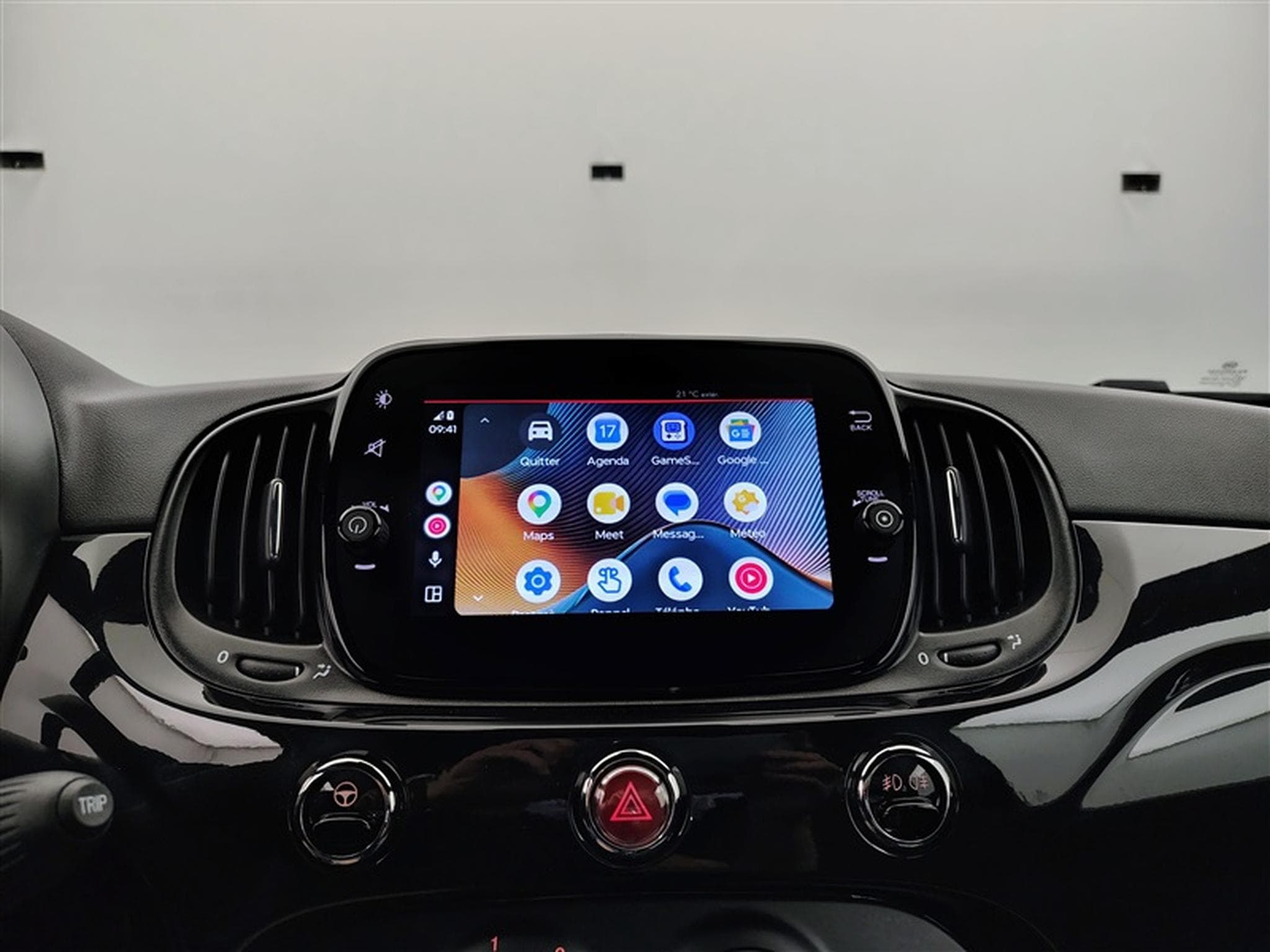 Fiat 500 1.0i MHEV Lounge CARPLAY / PDC AR / JA 15" (2023) - Photo 18