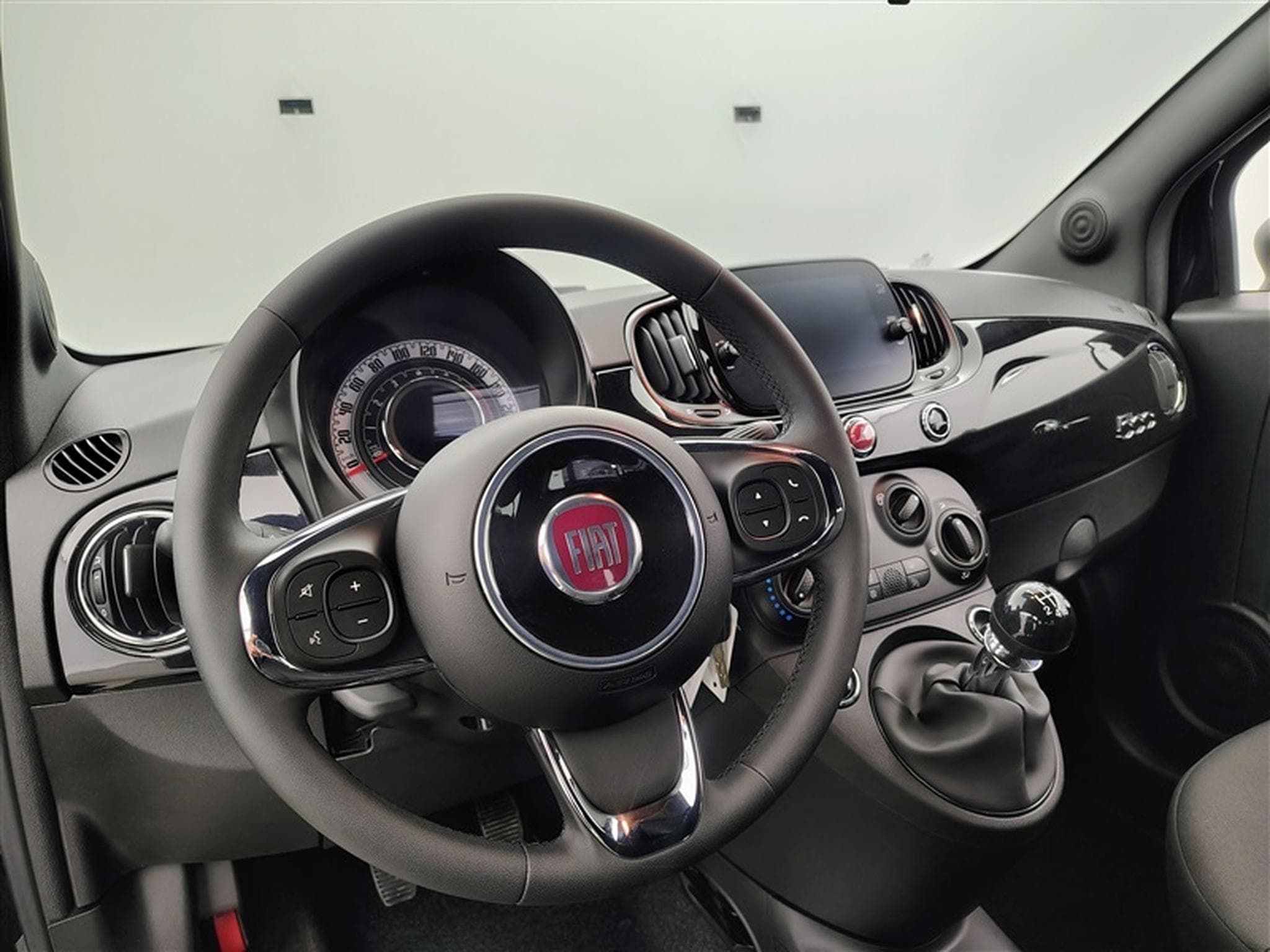 Fiat 500 1.0i MHEV Lounge CARPLAY / PDC AR / JA 15" (2023) - Photo 8