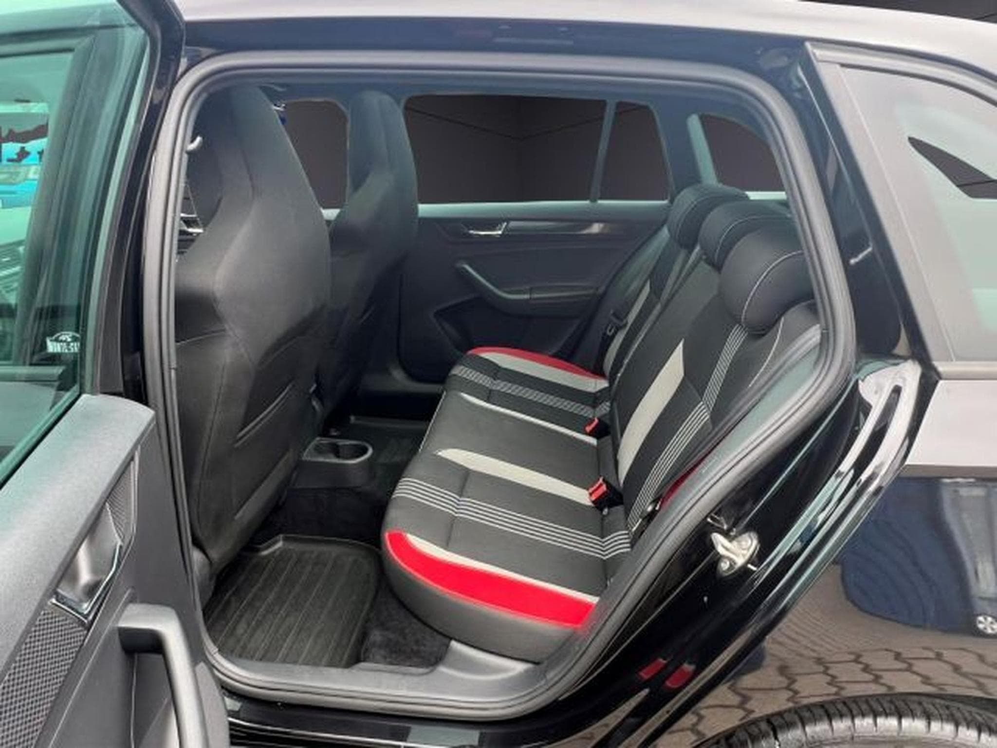 Skoda Rapid Rapid Spaceback KLIMA,NAVI,AUTOMATIK,PDC,SHZ,BT (2018) - Photo 11
