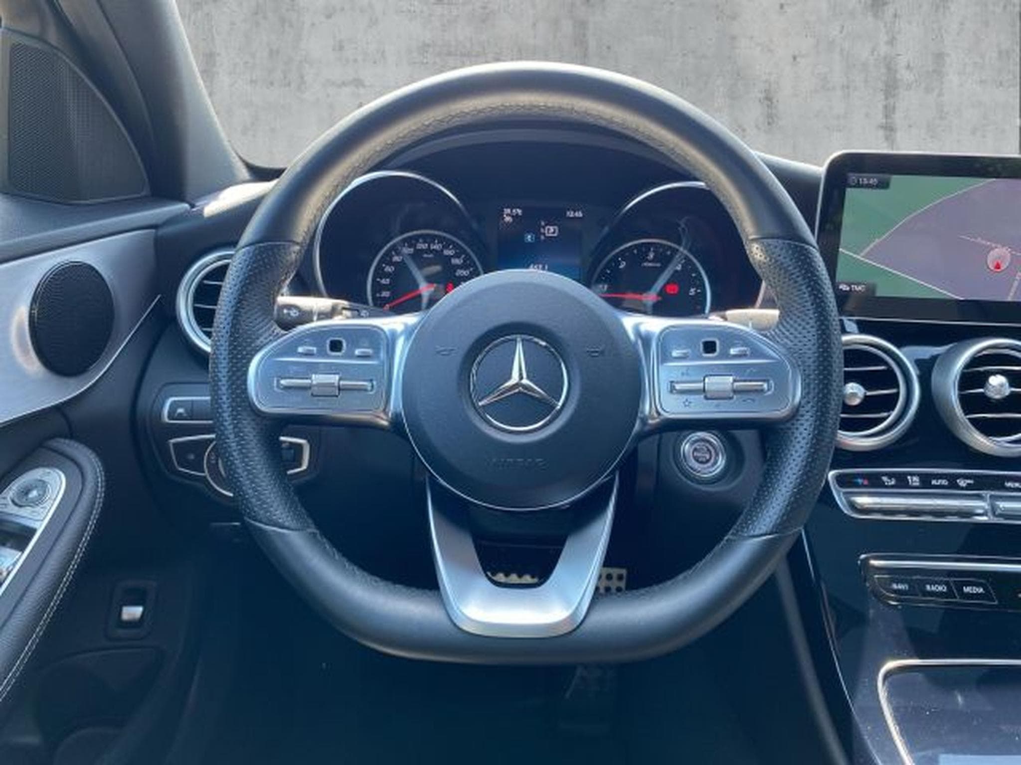 Mercedes C 220 C 220d T Autom. AMG-Line NAVI Multibeam RFK PANO (2019) - Photo 15